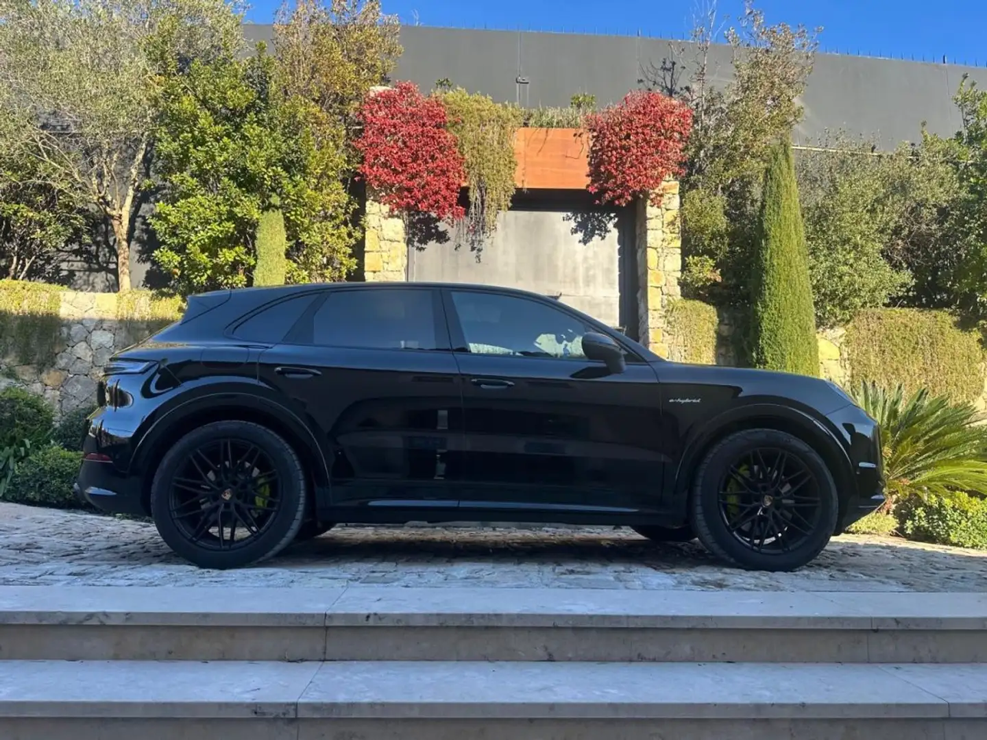 Porsche Cayenne III (2) 3.0 V6 E-HYBRID 470 TIPTRONIC Noir - 1