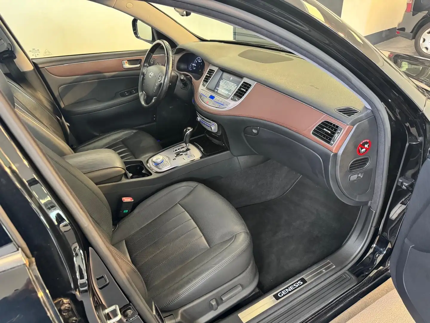 Hyundai Genesis GENESIS 3.8 V6 LIM.*AUT*LEDER*XENON*GSD*CAM*SHZ* Schwarz - 2