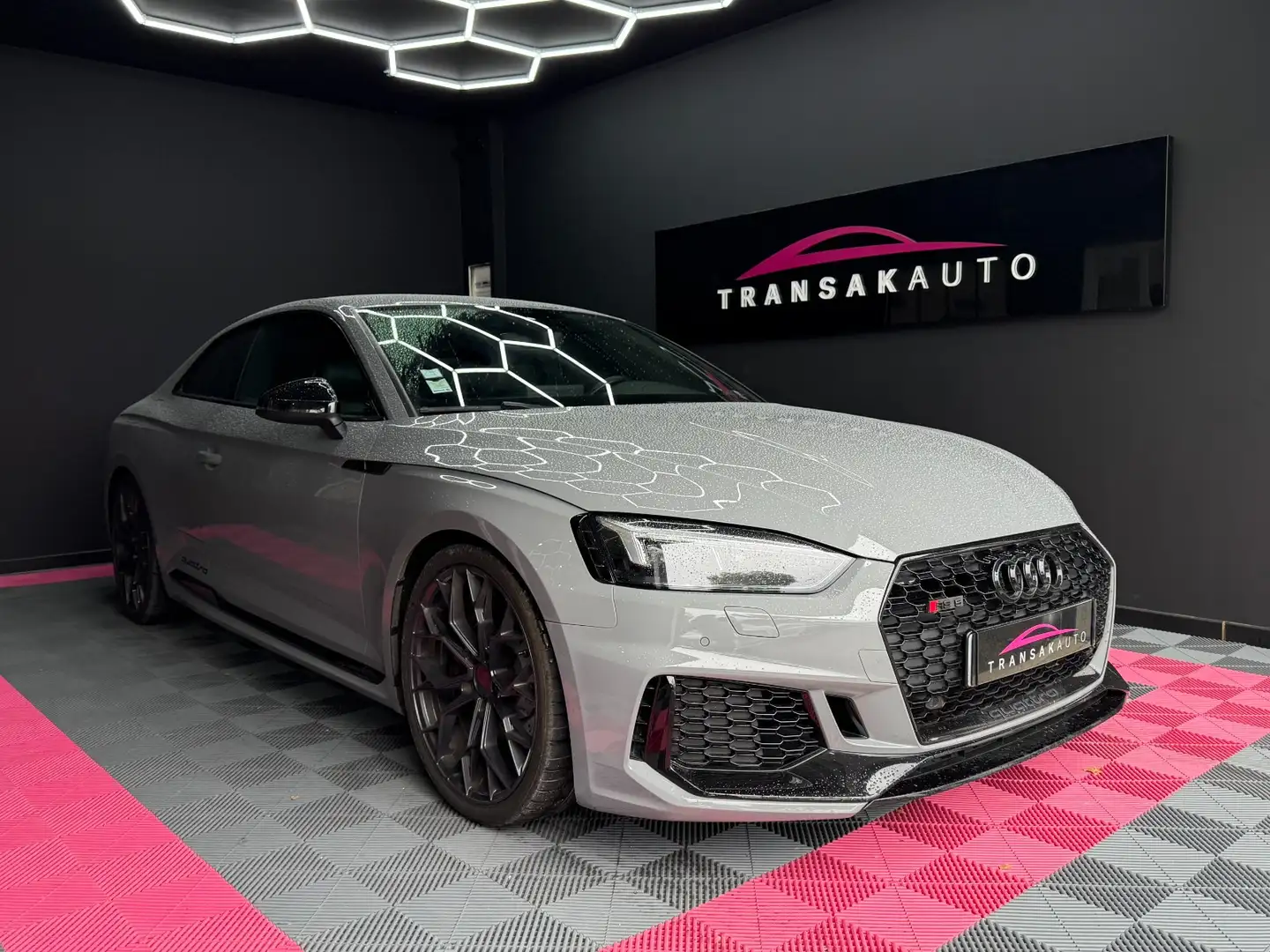 Audi RS5 Coupé Grijs - 1