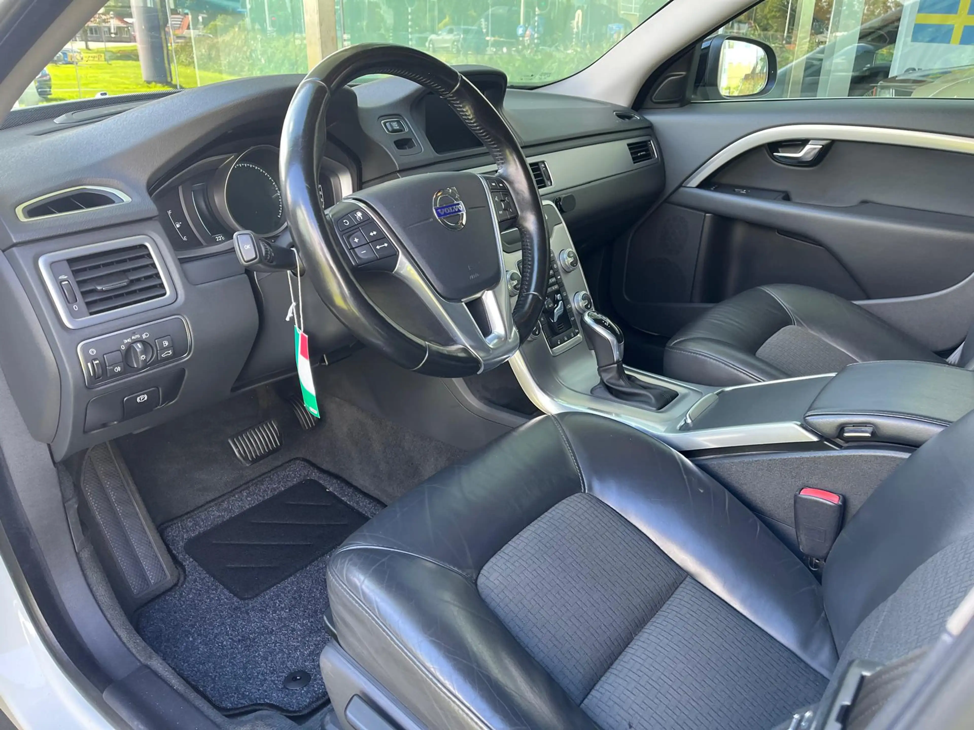 Volvo V70 2.0 T4 Classic Edition Automaat | Rijklaar incl ga — photo 9