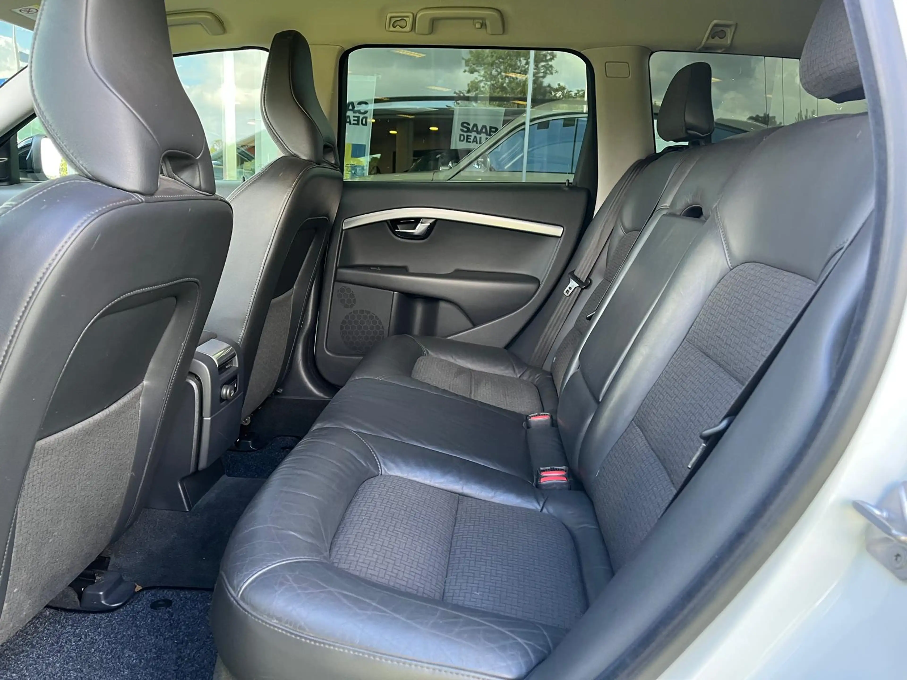 Volvo V70 2.0 T4 Classic Edition Automaat | Rijklaar incl ga — photo 12