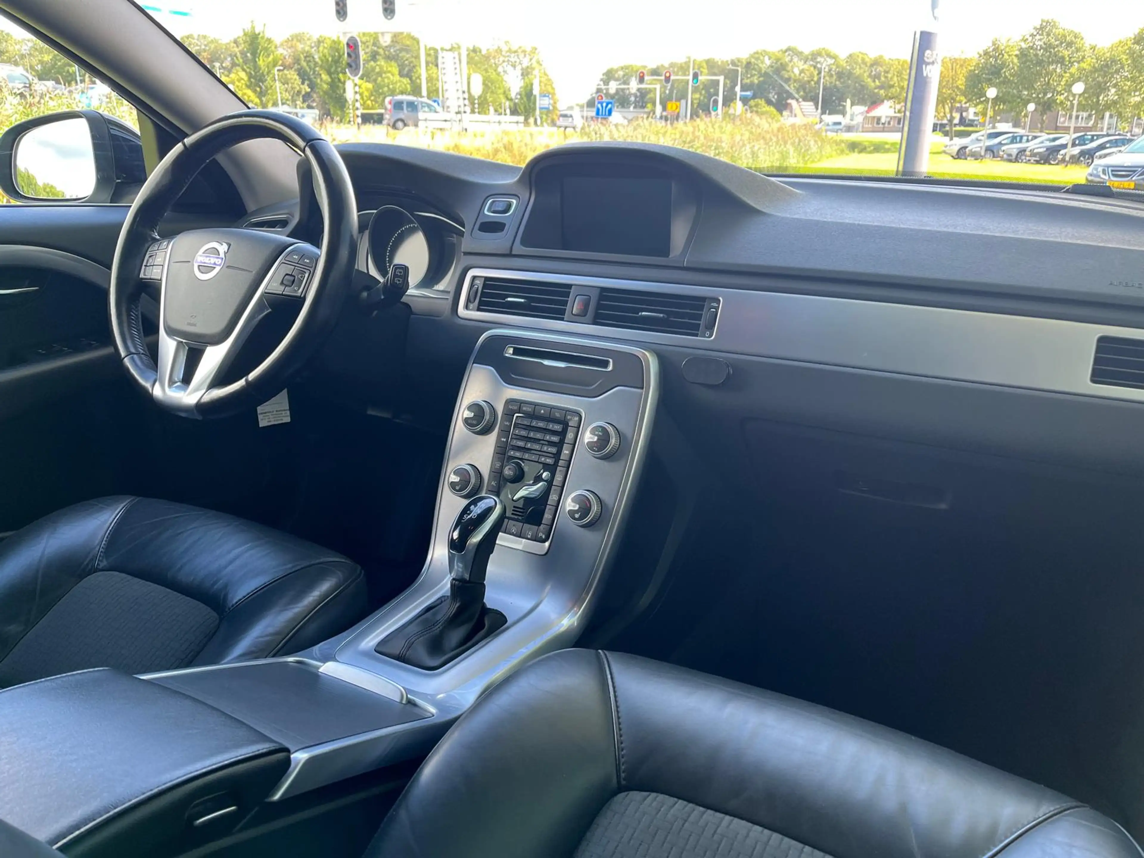 Volvo V70 2.0 T4 Classic Edition Automaat | Rijklaar incl ga — photo 11