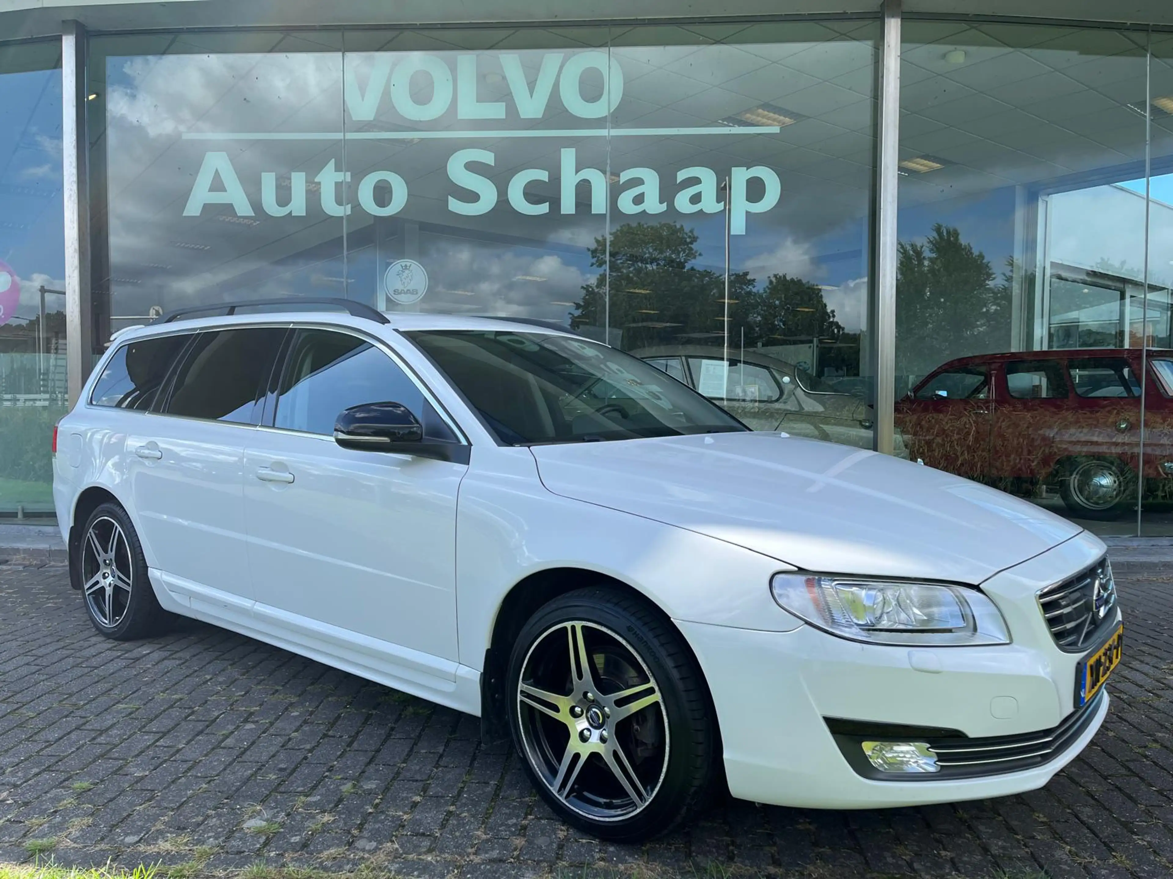 Volvo V70 2.0 T4 Classic Edition Automaat | Rijklaar incl ga — photo 7