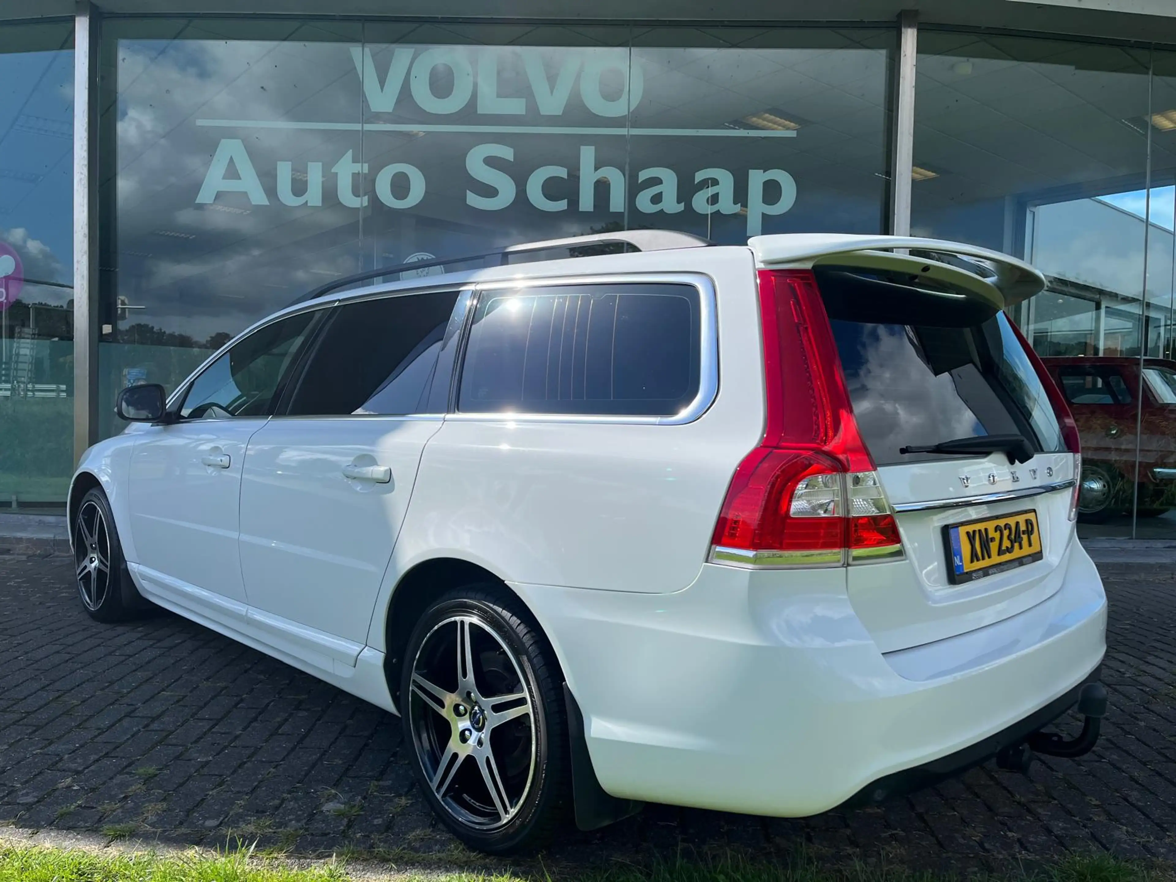 Volvo V70 2.0 T4 Classic Edition Automaat | Rijklaar incl ga — photo 3