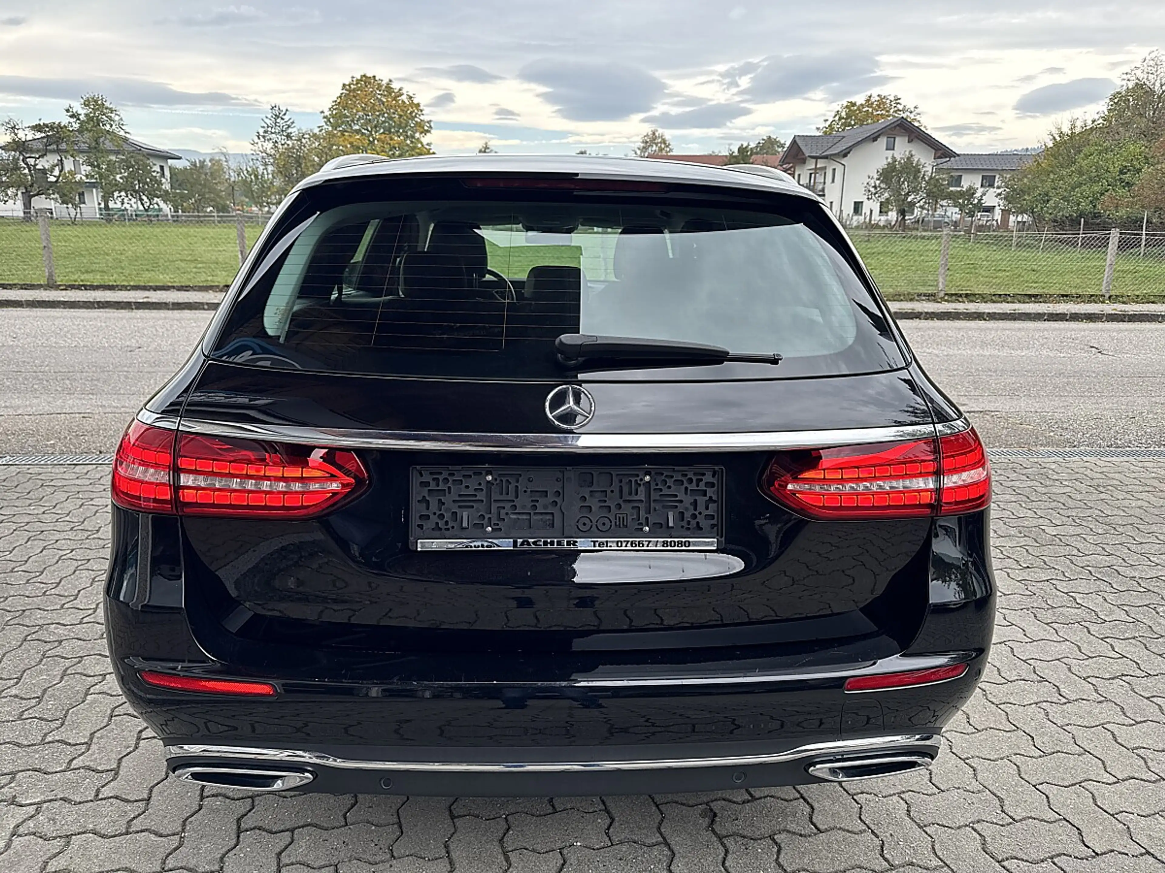 Mercedes-Benz E 220 d Avantgarde — photo 6