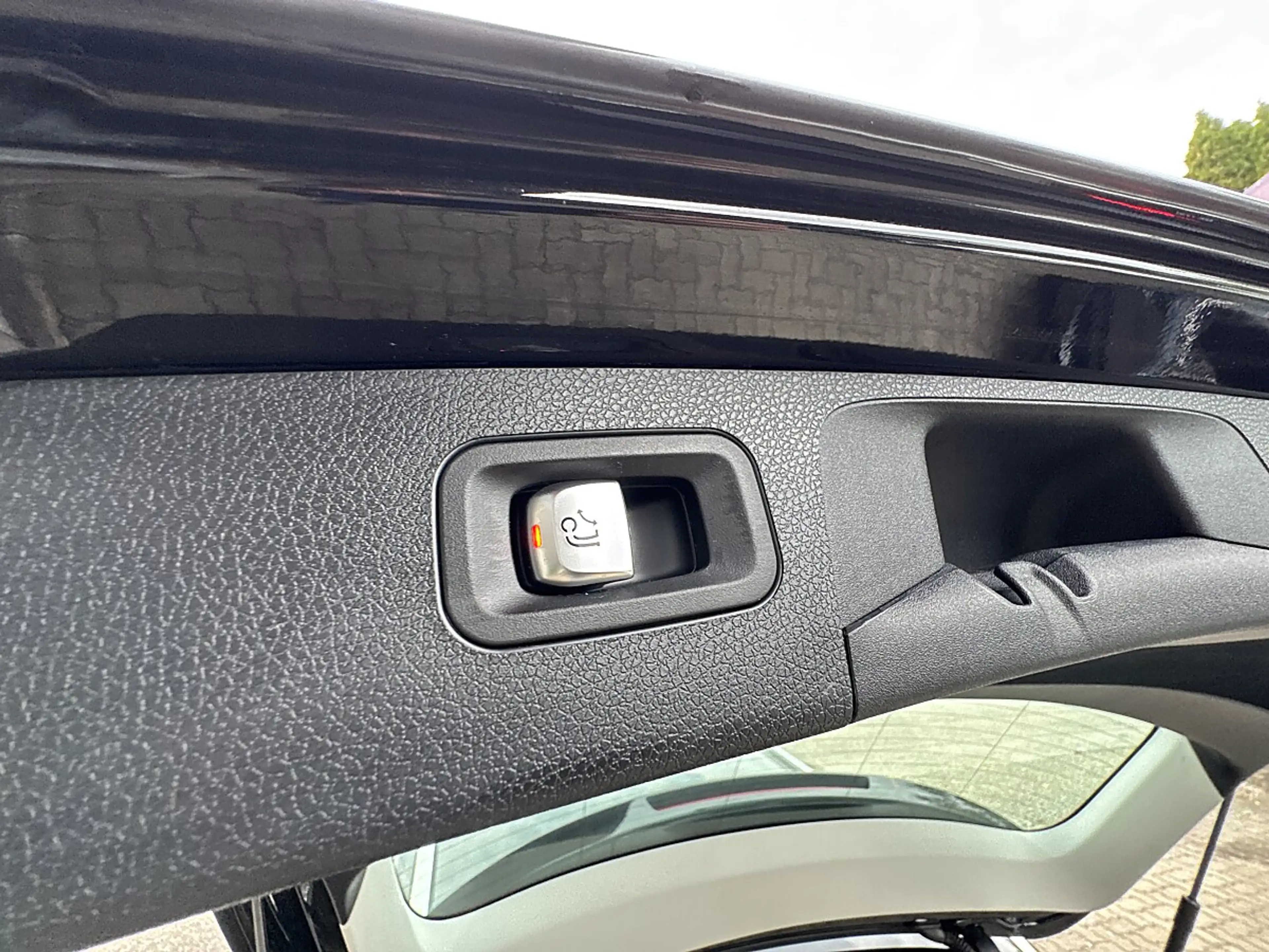 Mercedes-Benz E 220 d Avantgarde — photo 11
