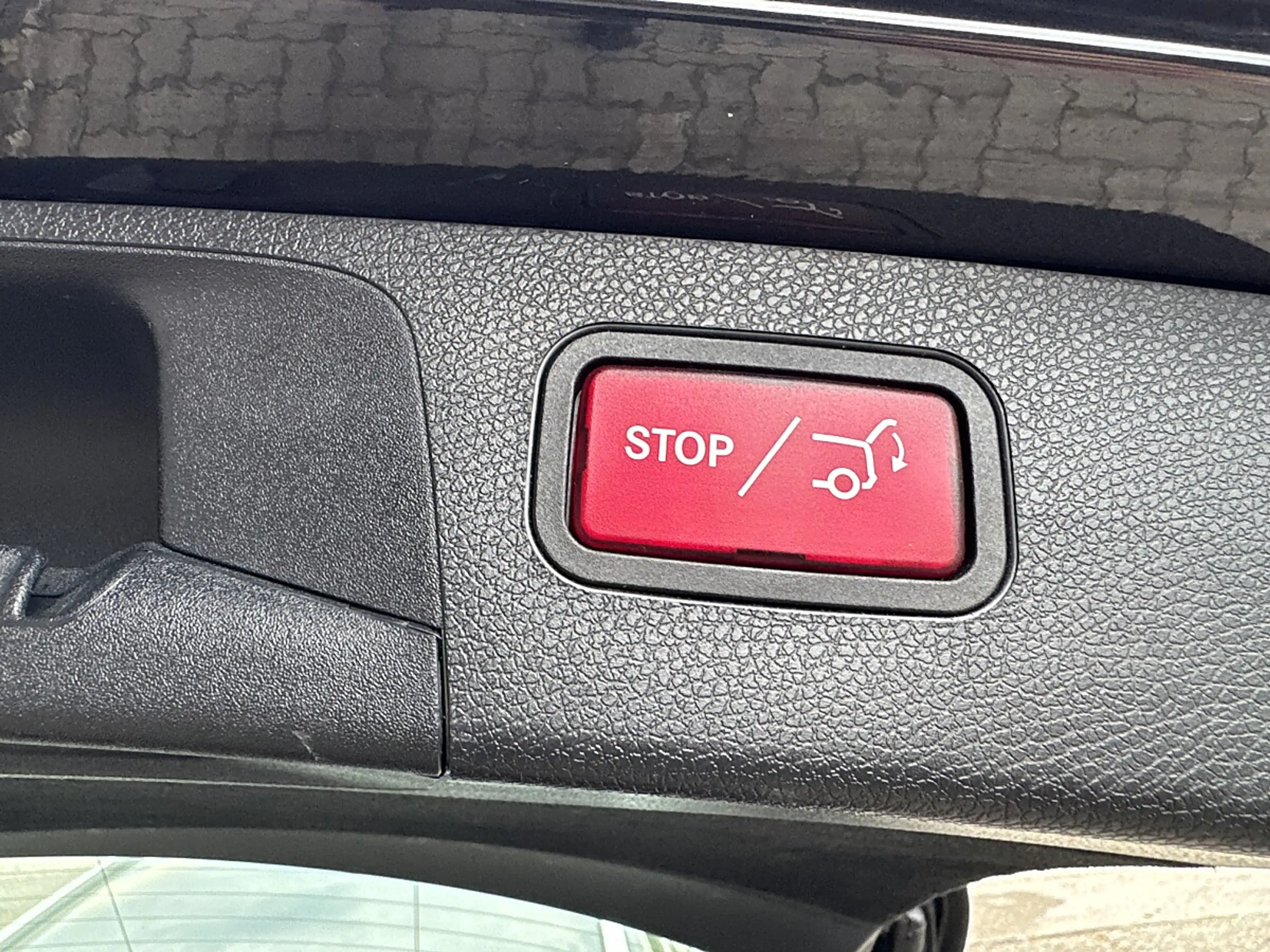 Mercedes-Benz E 220 d Avantgarde — photo 12
