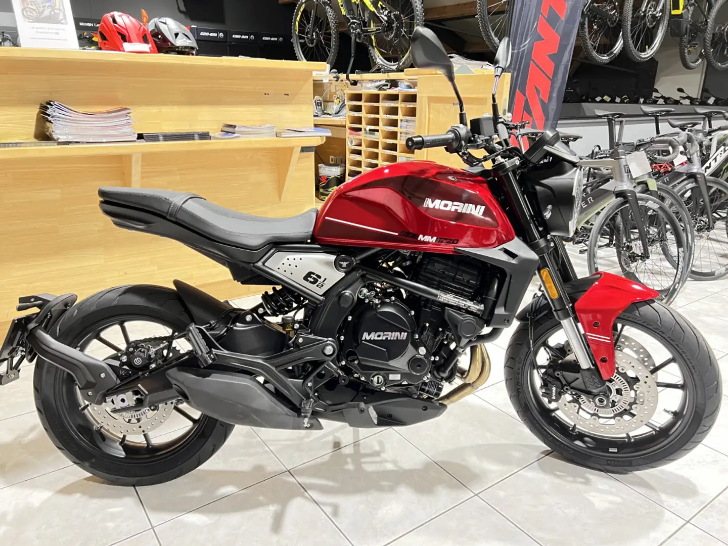 Moto Morini Seiemmezzo STR Red - 1