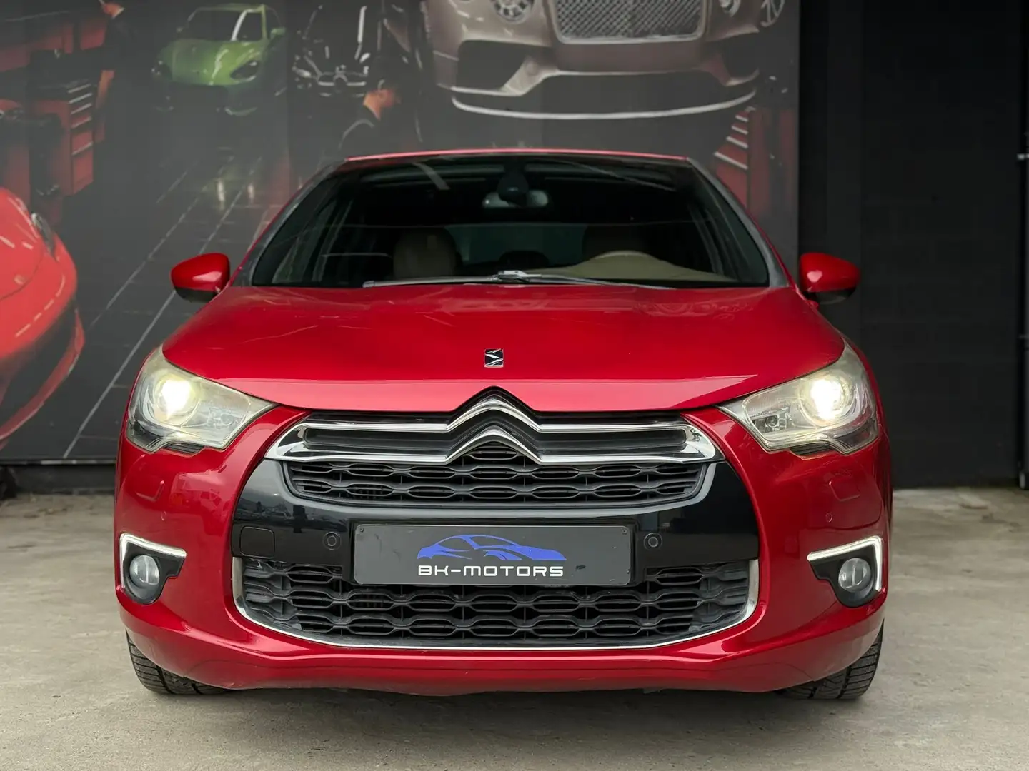 Citroen DS4 DS4 e-HDi 110 EGS6 SoChic Rouge - 2