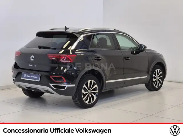 Volkswagen T-Roc view 4