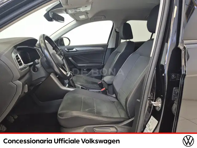 Volkswagen T-Roc view 7