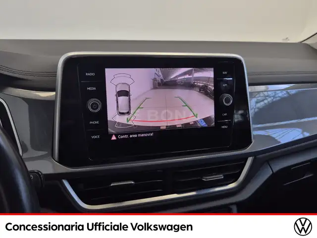 Volkswagen T-Roc view 13