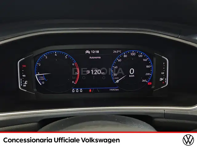 Volkswagen T-Roc view 11