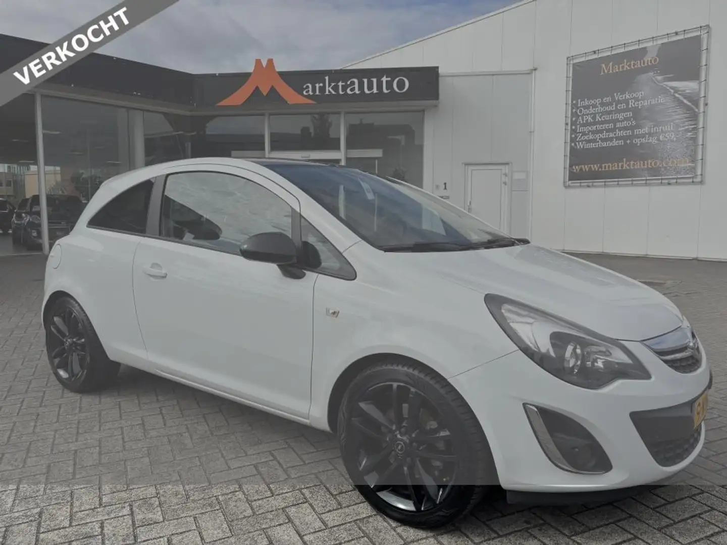 Opel Corsa 1.4 Turbo Color Edition Navi Bluetooth Cruise VERK Wit - 1
