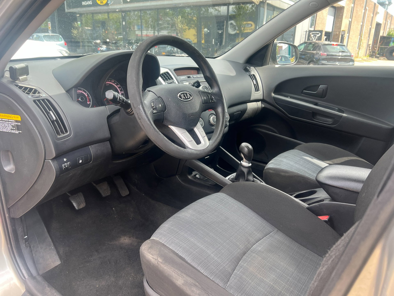 Kia Ceed / cee'd 1.4 CVVT - AIRCO - NL AUTO - NAP - ZONDAG OPEN ! — photo 5