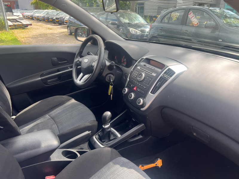Kia Ceed / cee'd 1.4 CVVT - AIRCO - NL AUTO - NAP - ZONDAG OPEN ! — photo 10