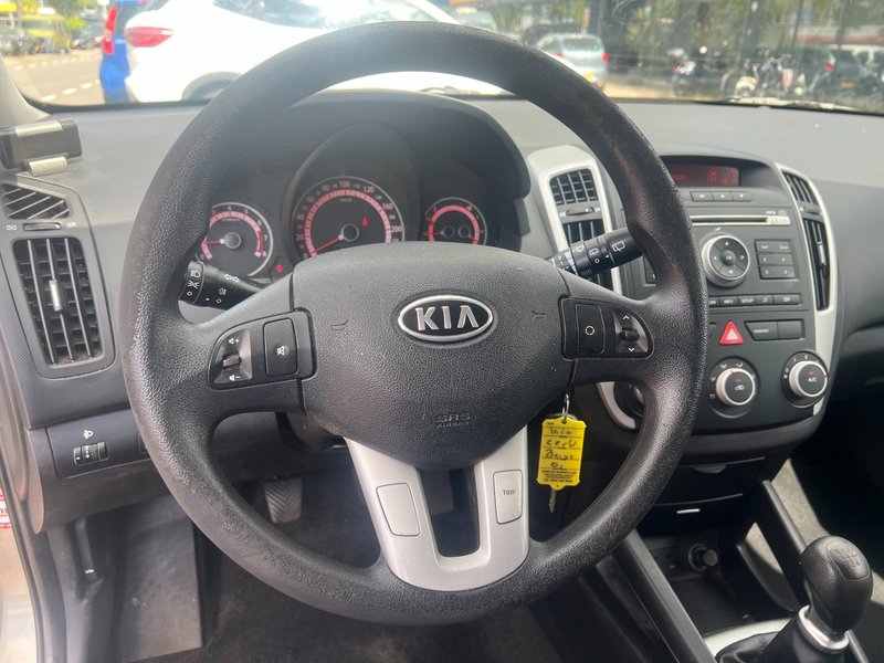 Kia Ceed / cee'd 1.4 CVVT - AIRCO - NL AUTO - NAP - ZONDAG OPEN ! — photo 6