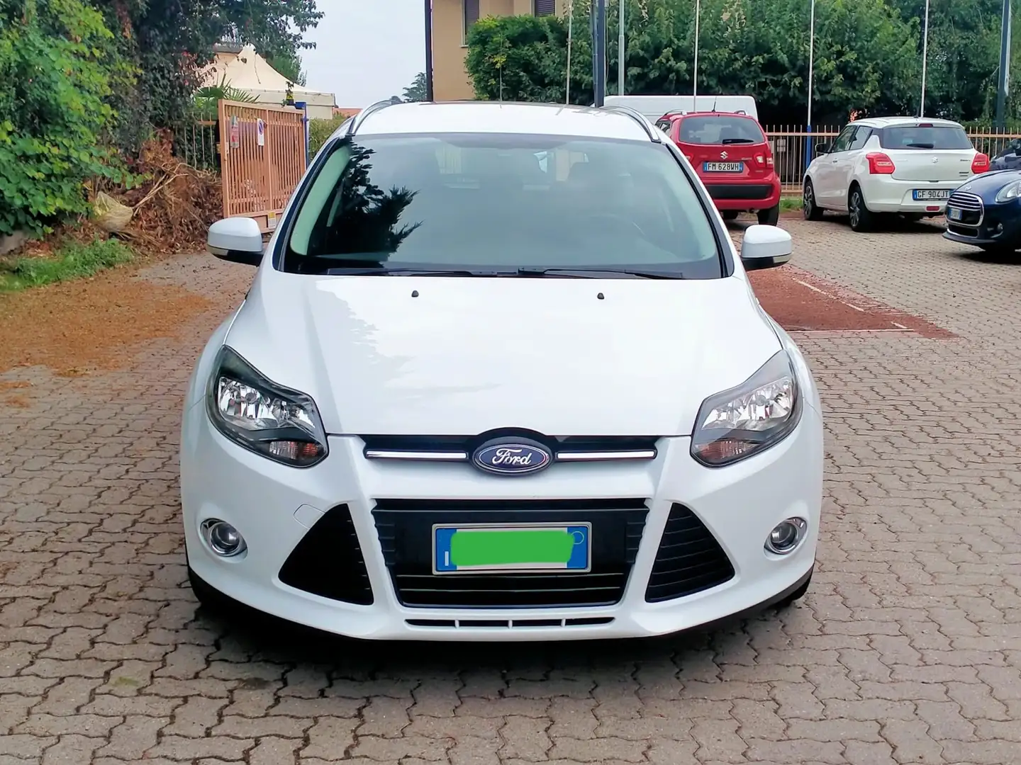 Ford Focus 2.0 tdci Titanium 115cv powershift Blanc - 2