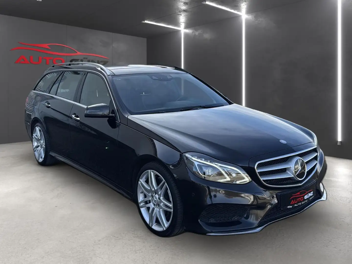 Mercedes-Benz E 500 T-Modell CGI AMG Line Aut. *Voll-Pano* Noir - 2