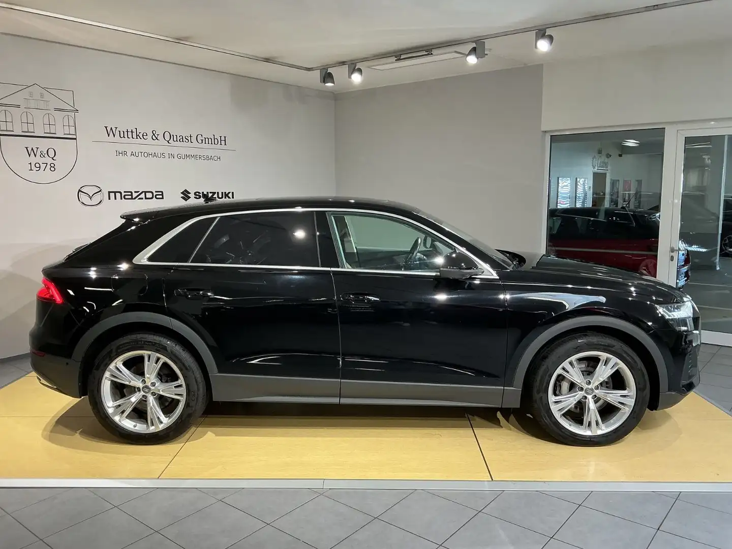 Audi Q8 50 *Audi-Garantie*Standheiz*Massage*AHK*Pano* Schwarz - 2