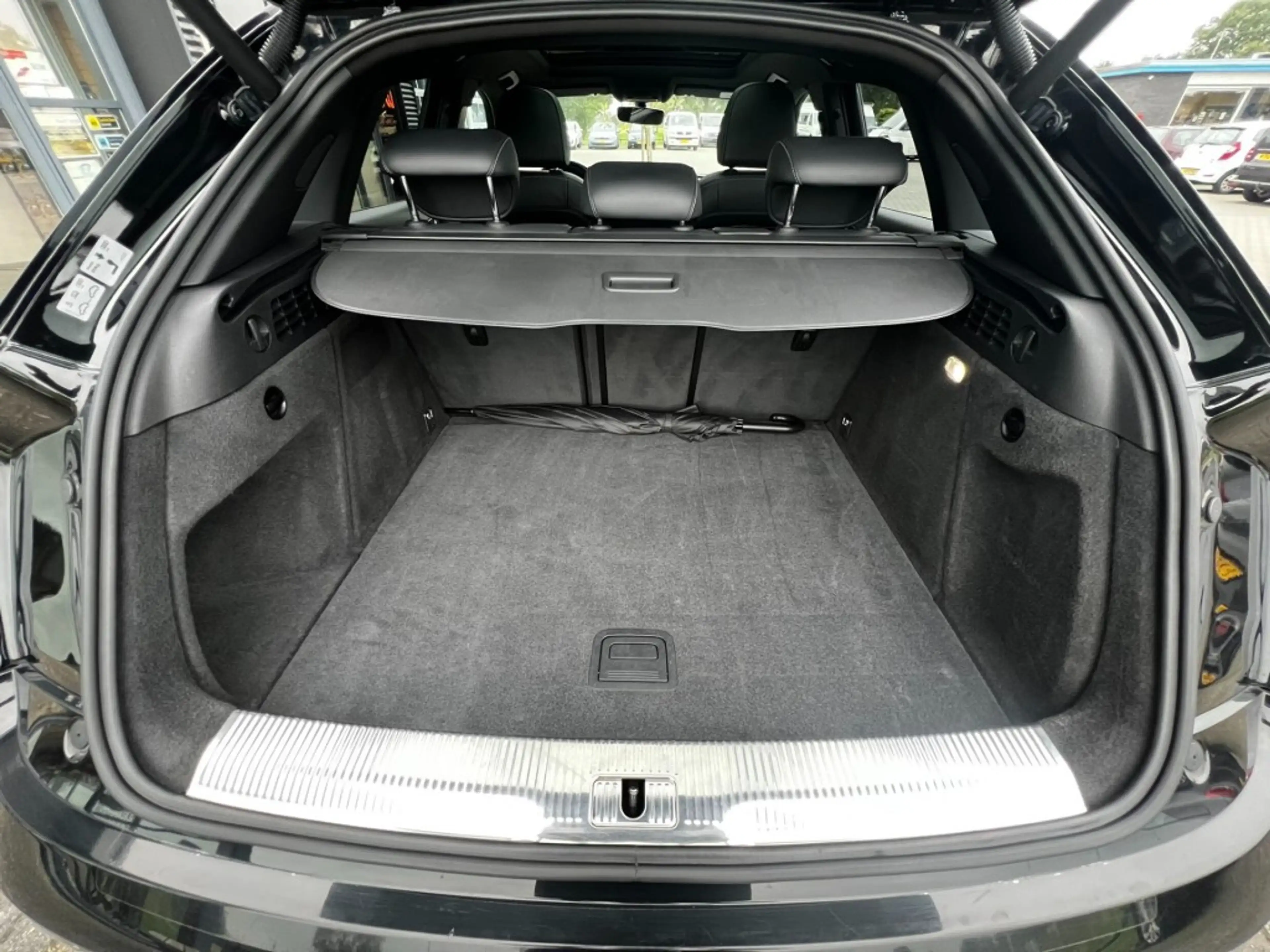 Audi RS Q3 2.5 TFSI RS Q3 Q. — photo 12