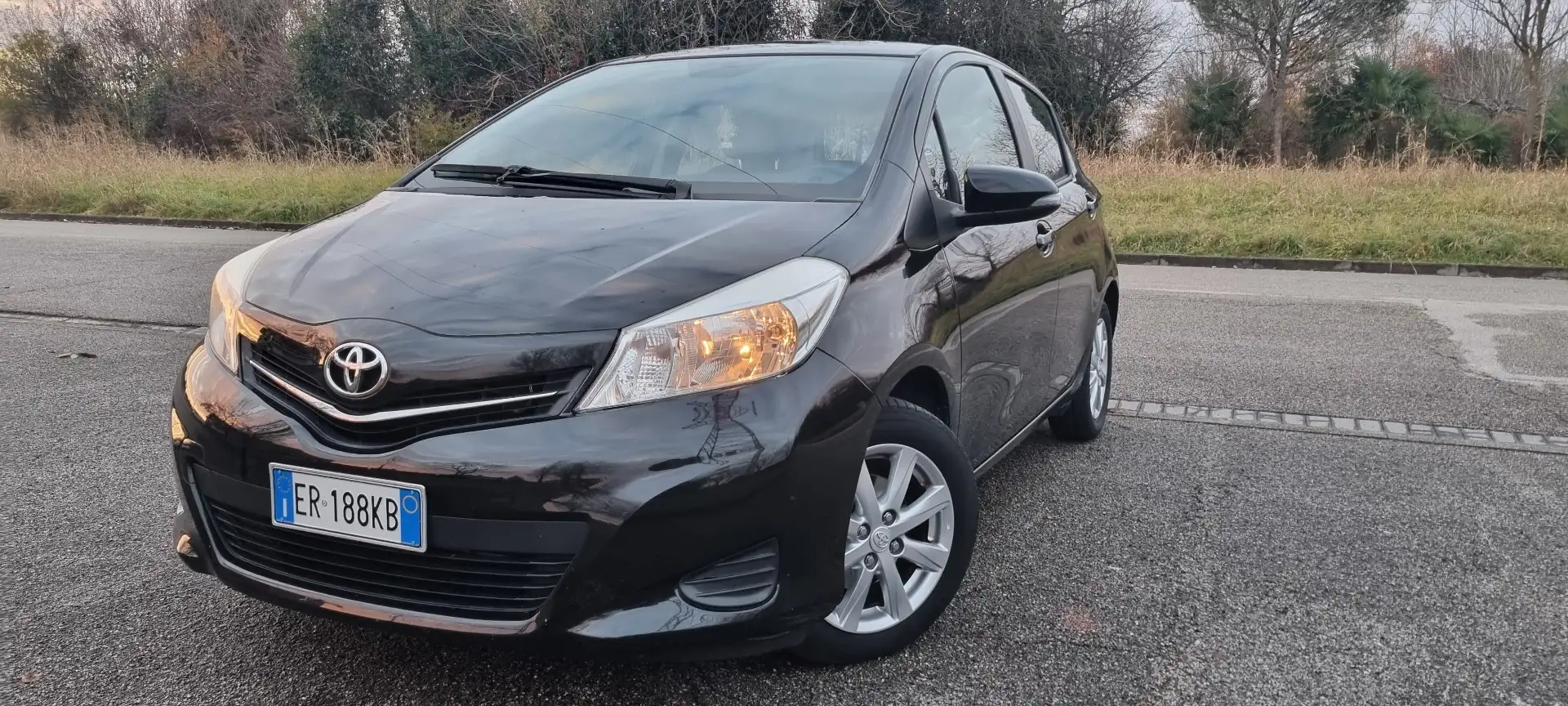 Toyota Yaris 5p 1.0 Lounge - 1