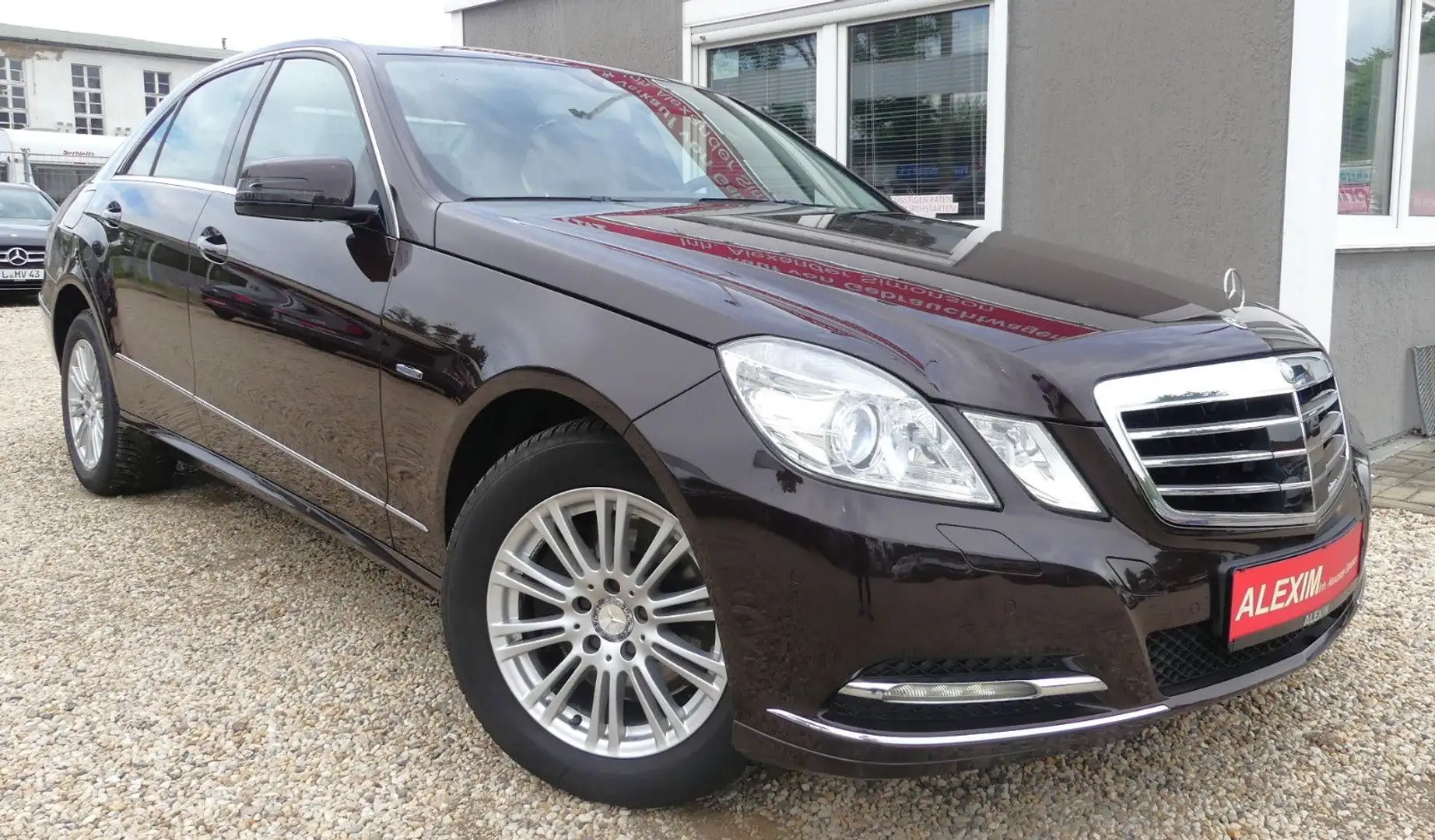 Mercedes-Benz E 250 CDI Lim. /Xenon/Standheizung/Distronic/Nav Brun - 2