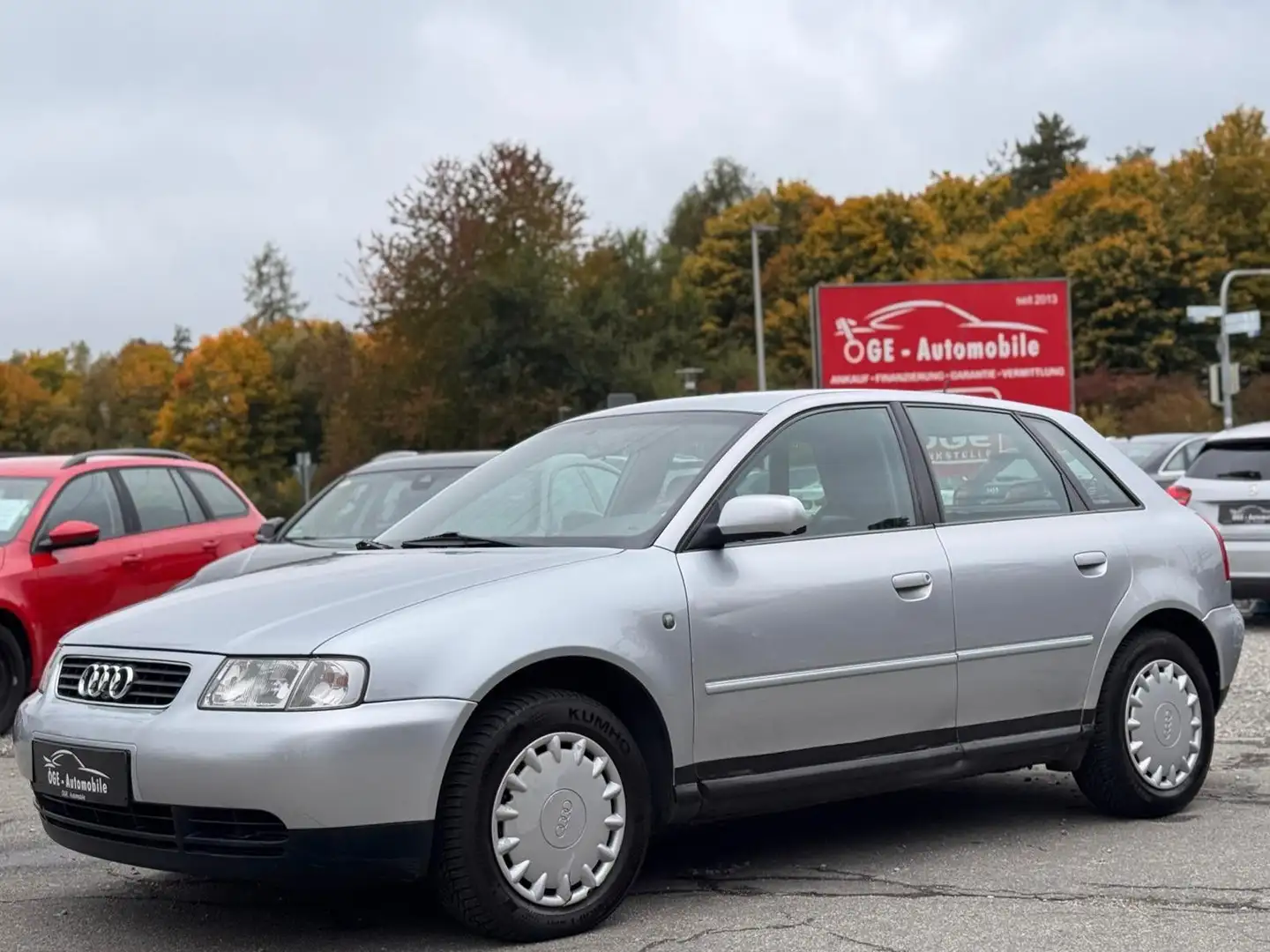 Audi A3 1.8 8L Ambition TÜV/Leder/Sitzh./2.Hand/4-trg Silber - 2