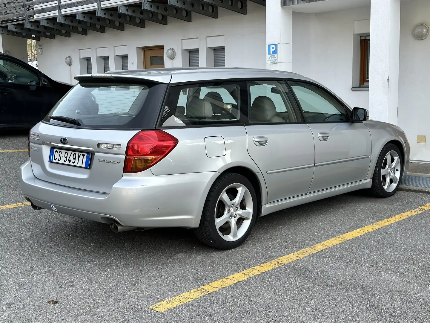 Subaru Legacy SW 3.0r auto - 2
