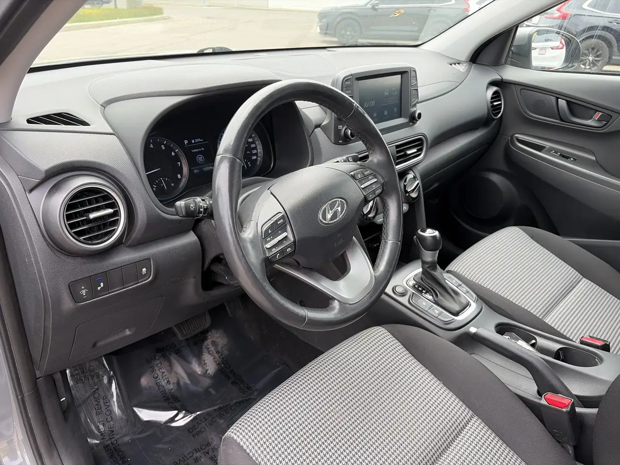 Hyundai KONA снимка Hyundai KONA