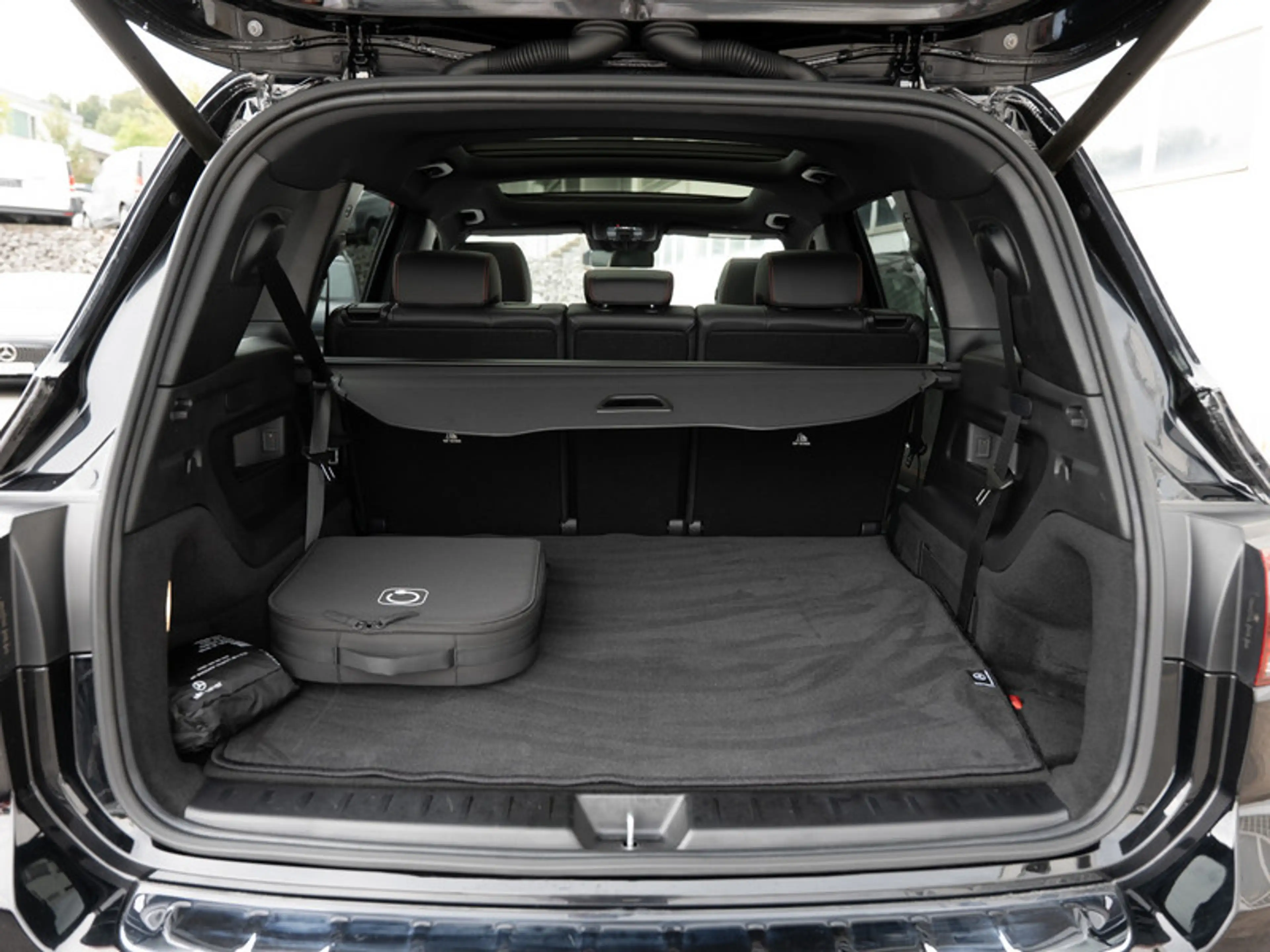 Mercedes-Benz EQB 250 AMG-Sport/Pano/Burm/Distr/Night/7Sitzer — photo 7
