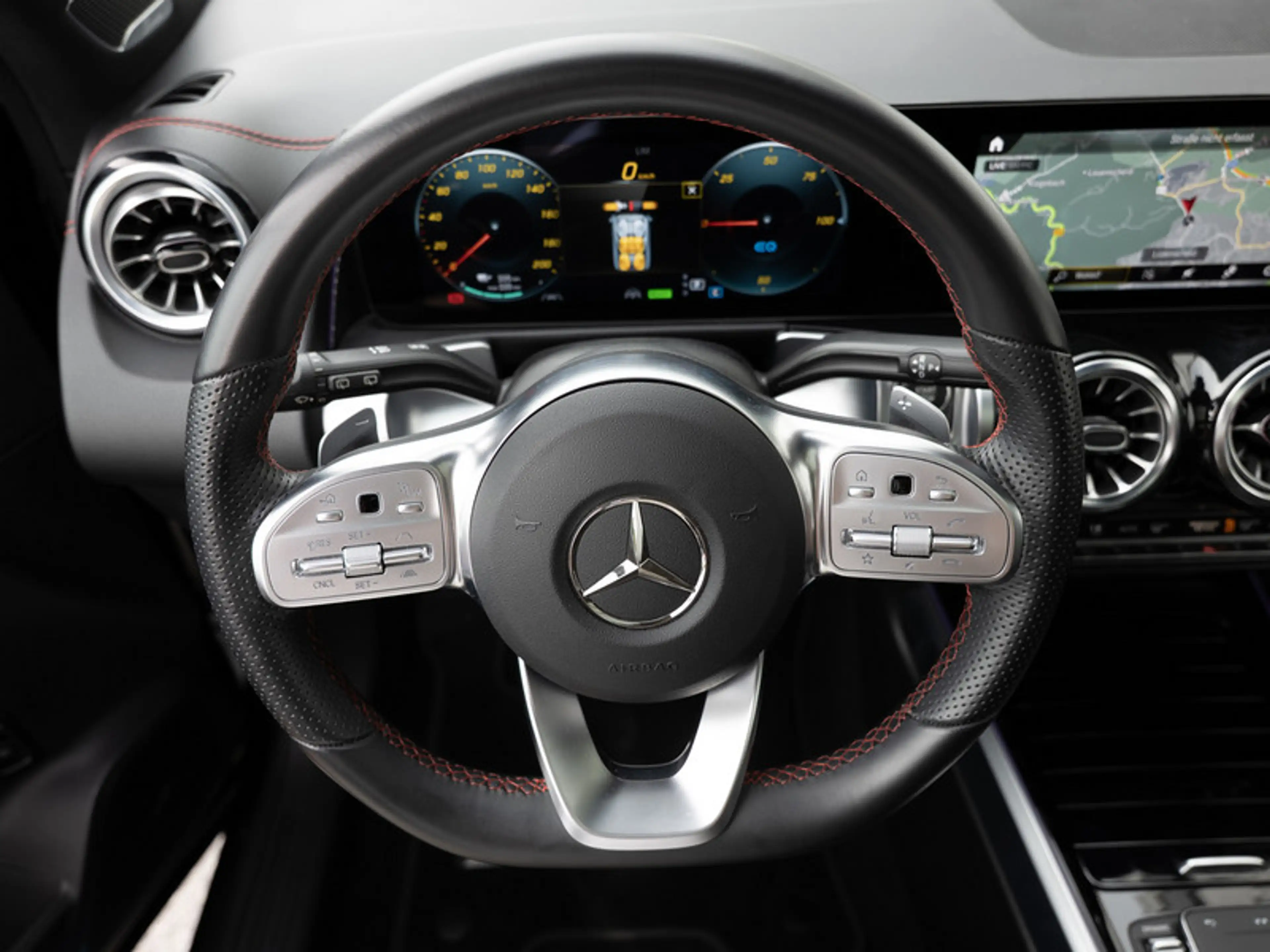 Mercedes-Benz EQB 250 AMG-Sport/Pano/Burm/Distr/Night/7Sitzer — photo 9