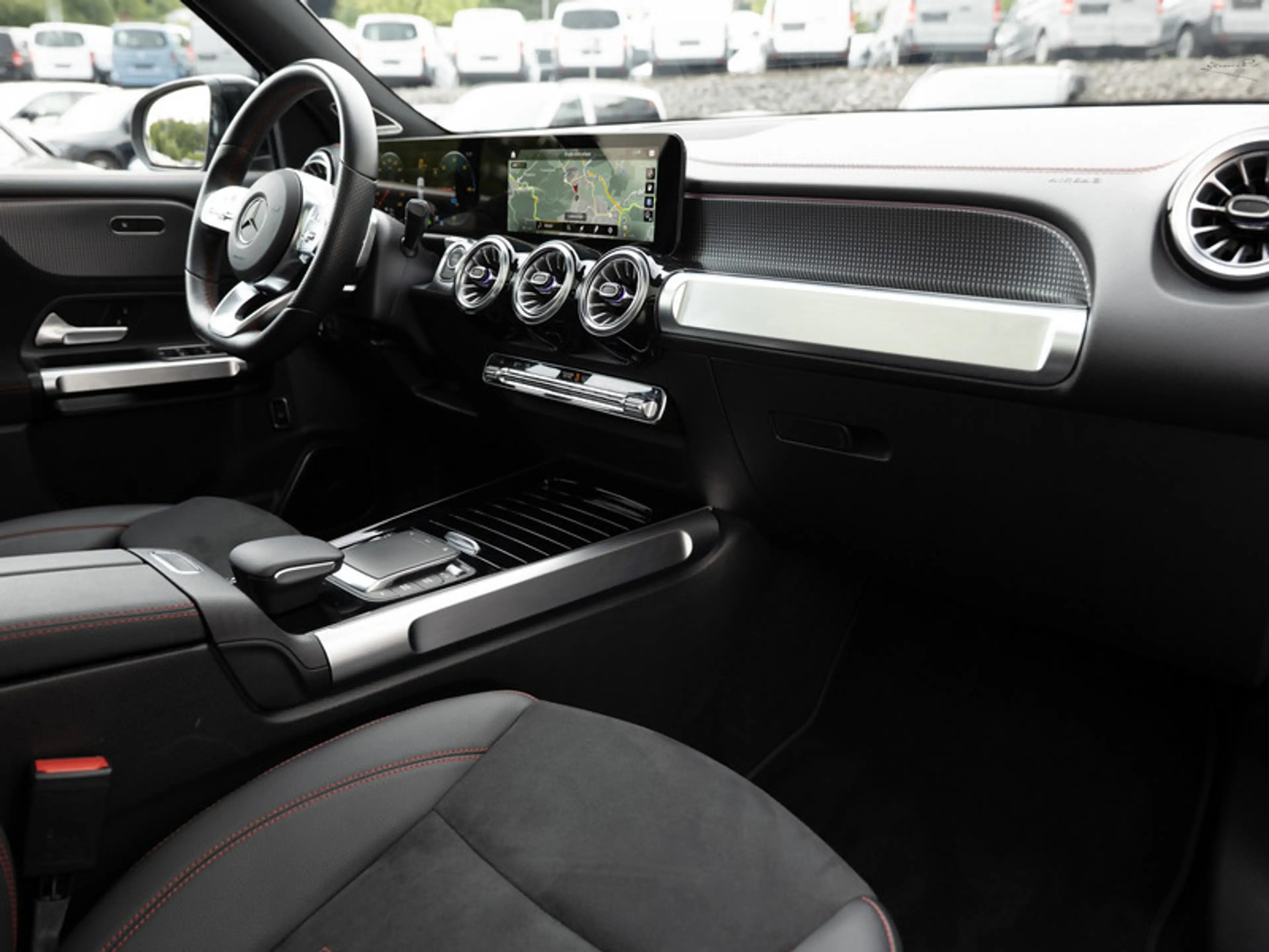 Mercedes-Benz EQB 250 AMG-Sport/Pano/Burm/Distr/Night/7Sitzer — photo 3