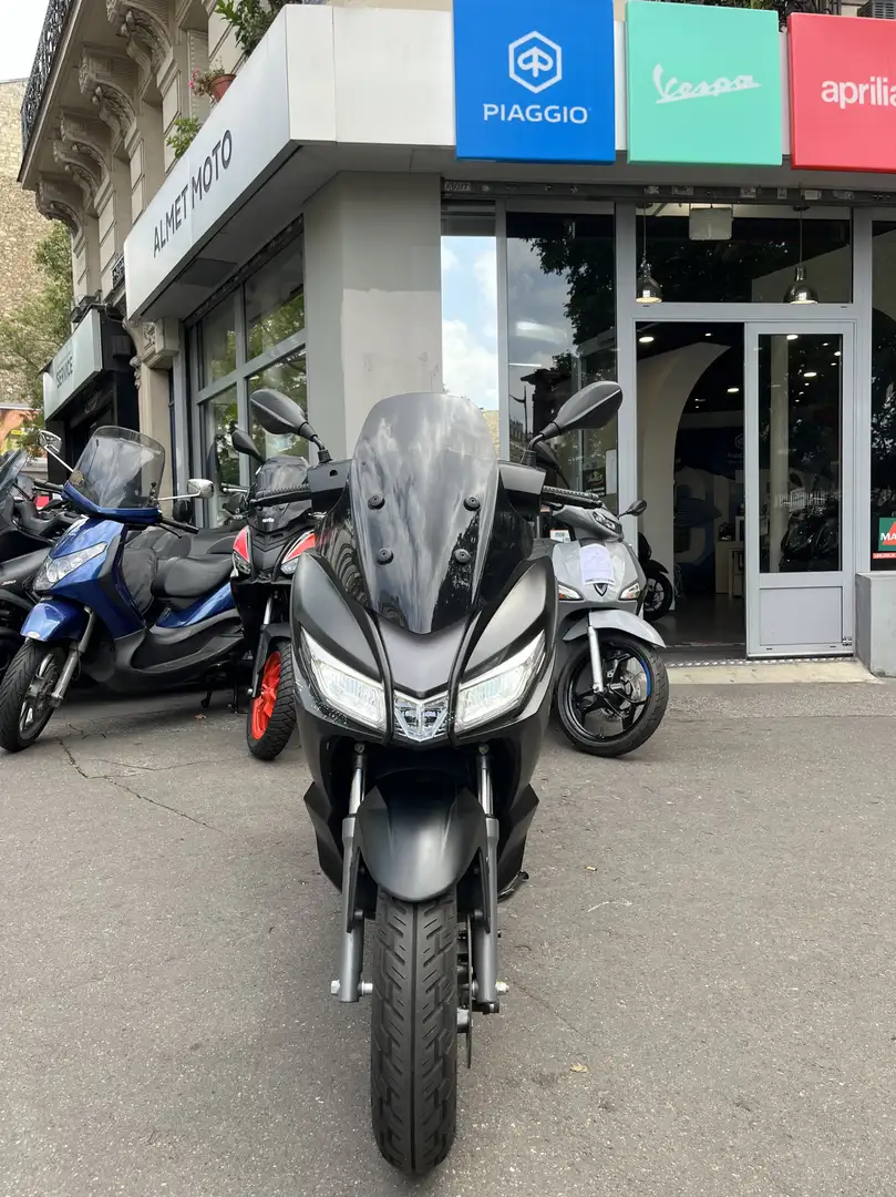Aprilia SXR 50 Noir - 2