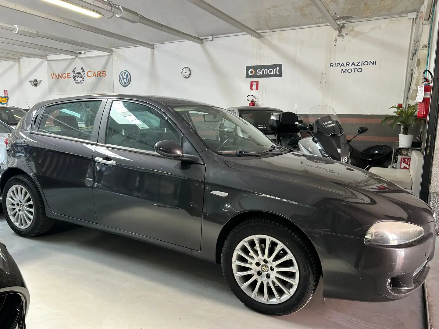 Alfa Romeo 147 147 5p 1.6 ts 16v Distinctive c/esp 105cv Nero - 2
