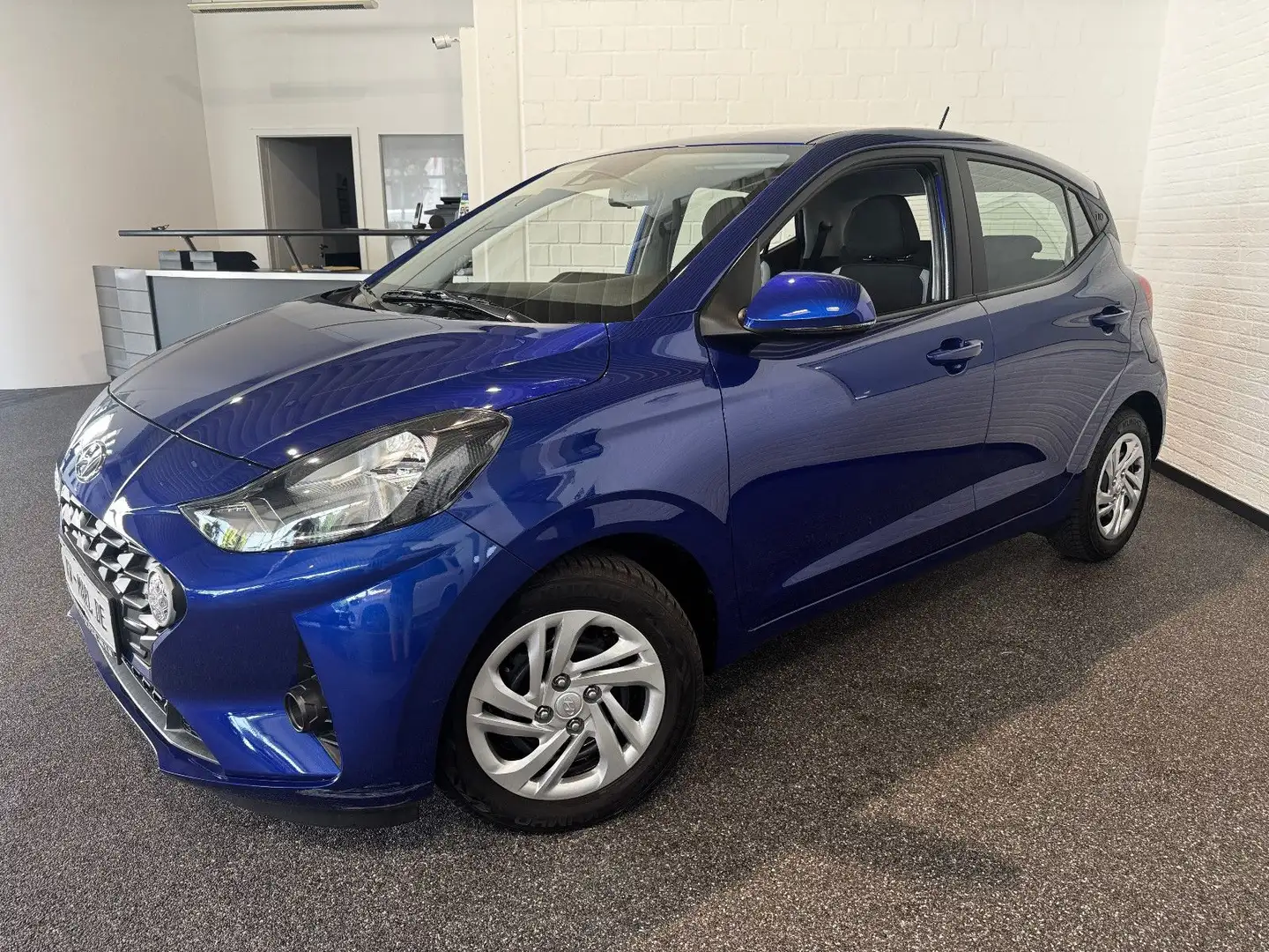 Hyundai i10 Trend AUTOM.KLIMA APPLE SITZHEIZ.WINTERRÄDER Azul - 2