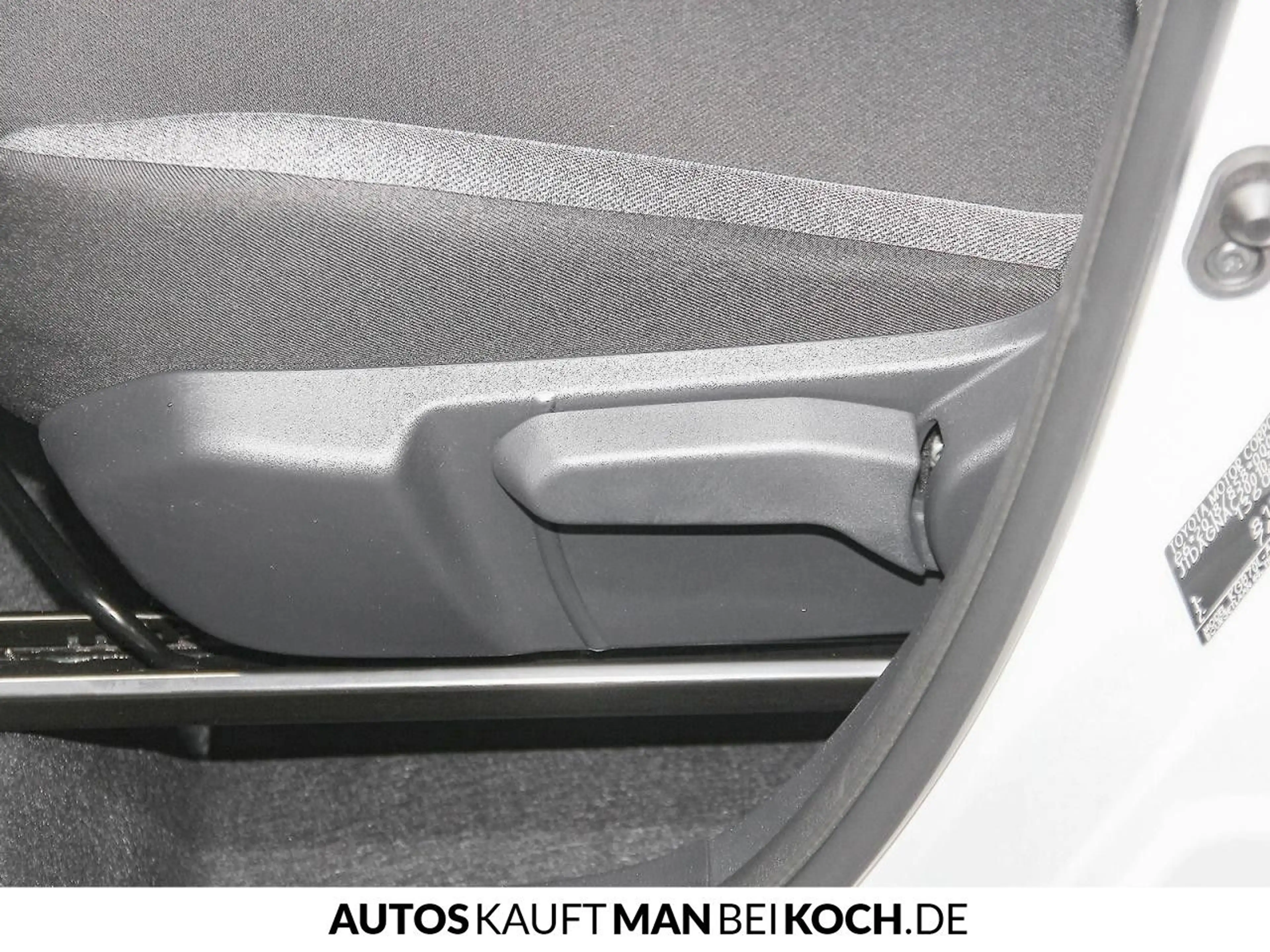 Toyota Aygo X 1.0 VVT-i Play R-CAM ACC BT ALLW KLIMA — photo 8