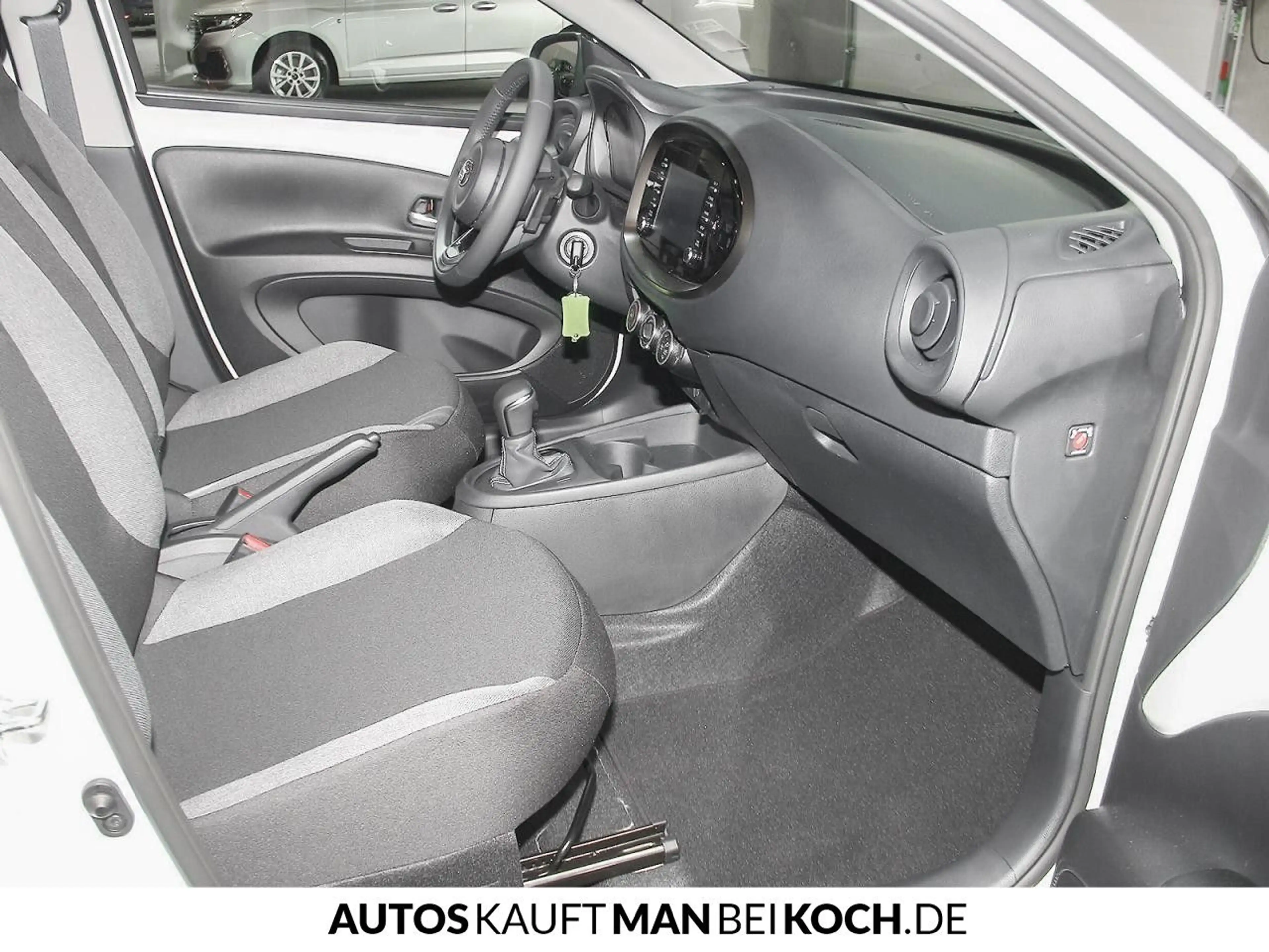 Toyota Aygo X 1.0 VVT-i Play R-CAM ACC BT ALLW KLIMA — photo 9