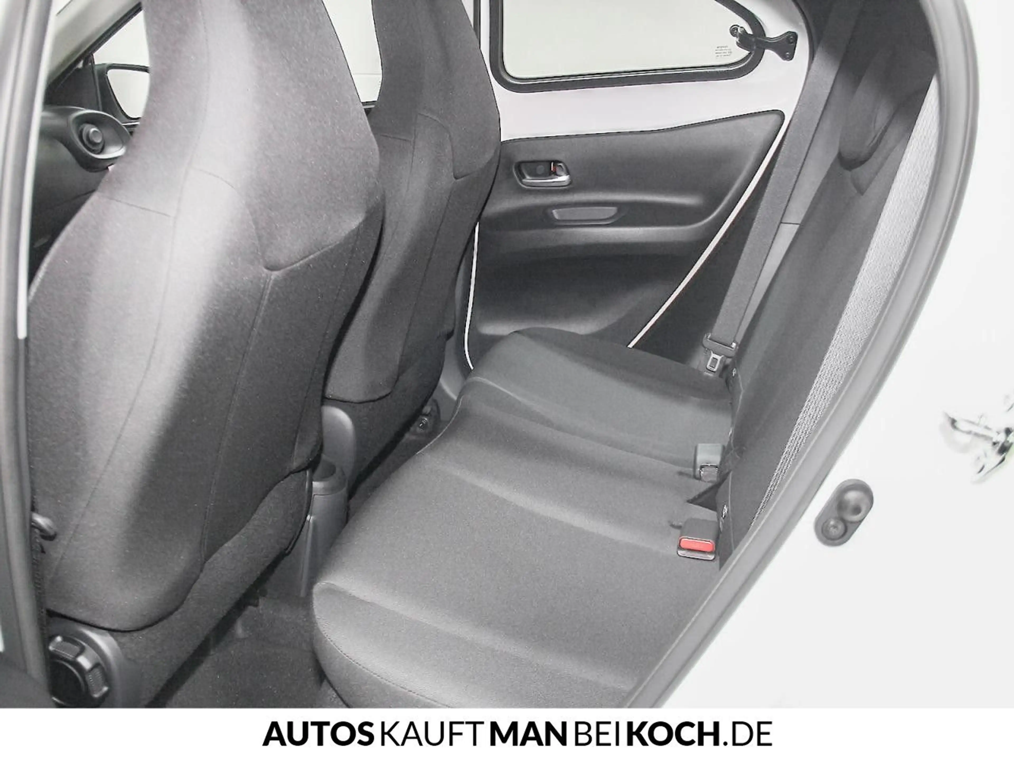 Toyota Aygo X 1.0 VVT-i Play R-CAM ACC BT ALLW KLIMA — photo 10