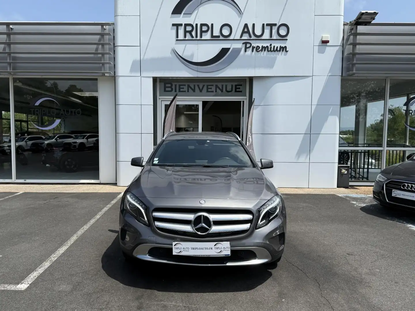 Mercedes-Benz GLA 200 GLA 200 CDI - BV 7G-DCT  - BM X156 Sensation 4-Matic + GPS + Caméra AR Grau - 2