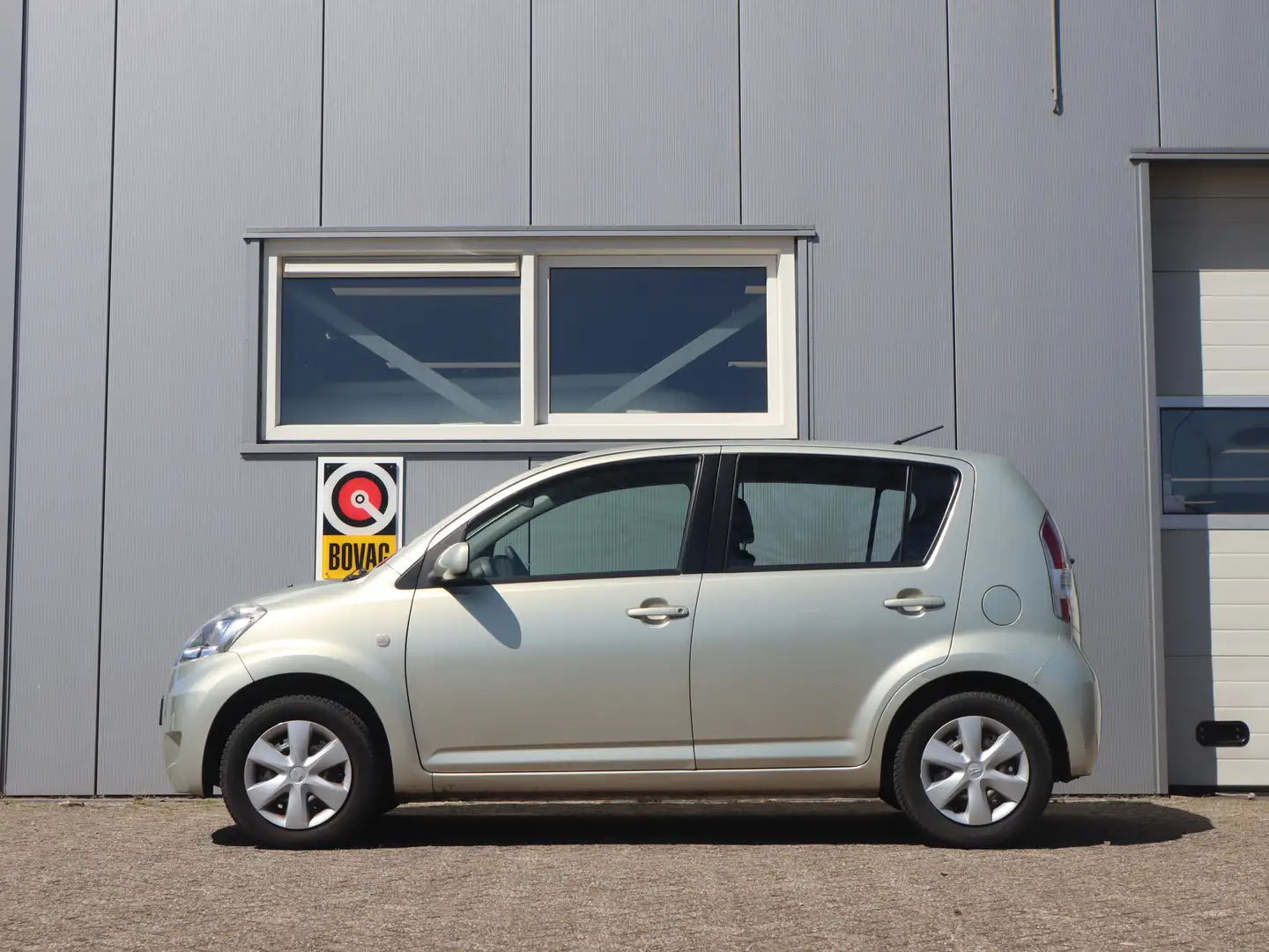 Daihatsu Sirion 2 1.3-16V Prestige / Airco / Automaat / Trekhaak Beige - 2