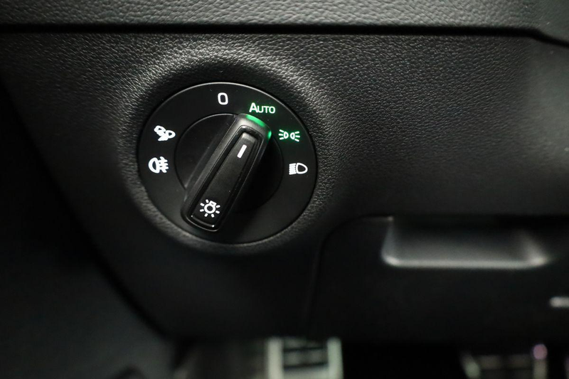 Skoda Karoq Sportline 1.5 TSI DSG Sportline, AHK, Navi, Mat... — photo 8