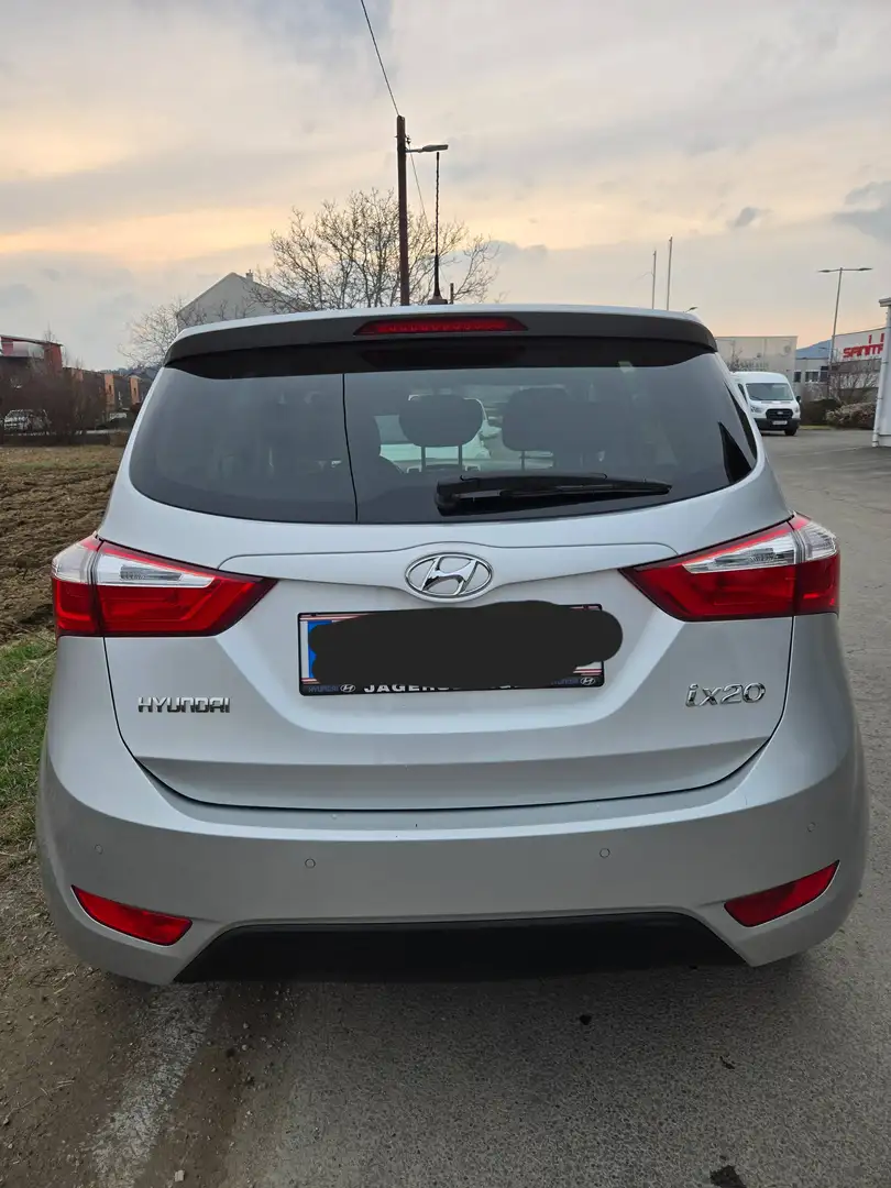 Hyundai iX20 iX20 1,4 CVVT Life Life Grau - 2