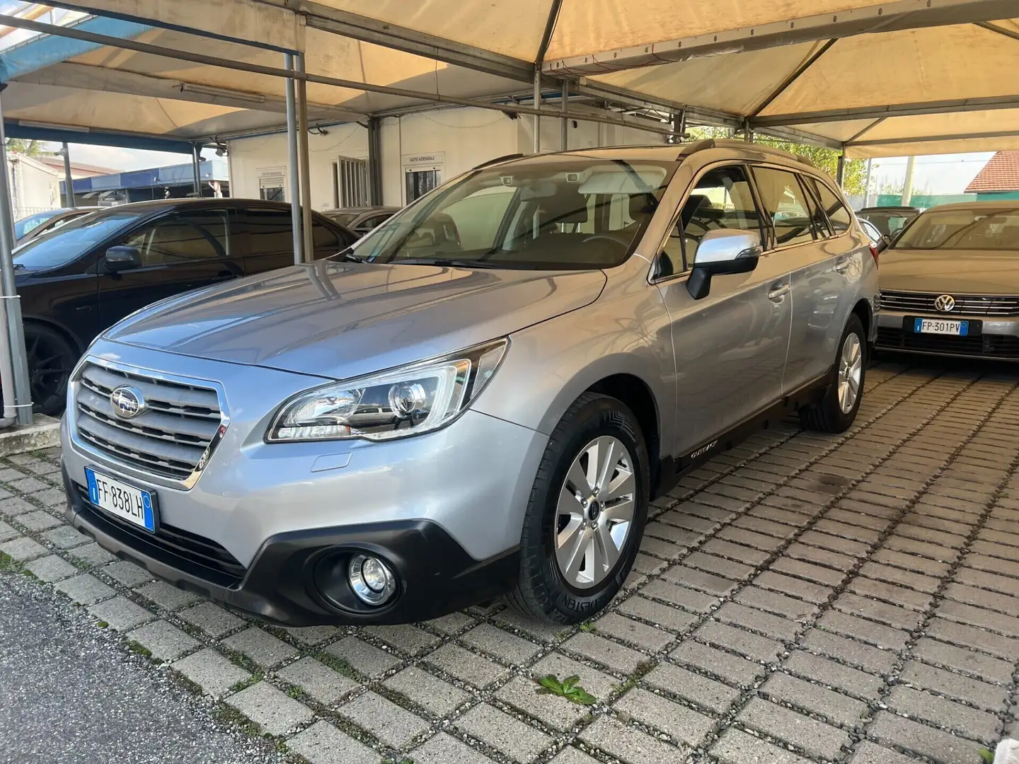 Subaru OUTBACK 2.0d-S Lineartronic Unlimited Grigio - 1