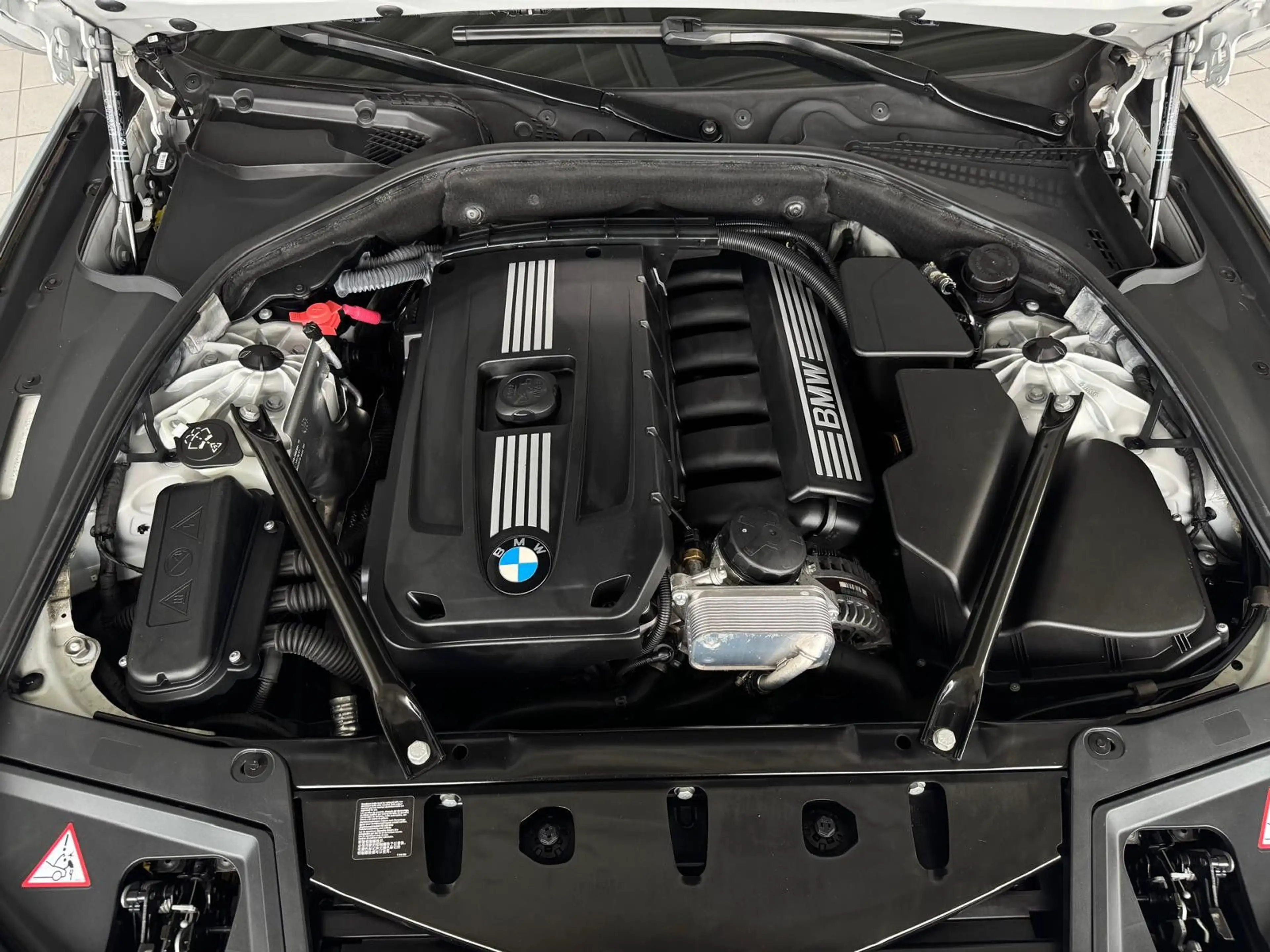 BMW 523 i Lim. *Automatik*1.Hand*Erst 72TKM*PDC*Alu* — photo 11