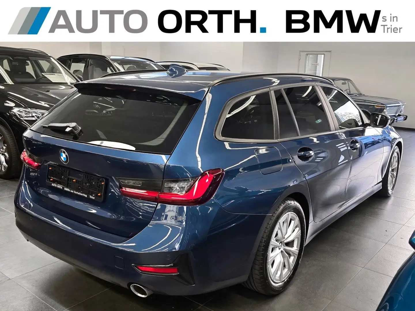 BMW 320 d Touring AUT. LC-PROF HUD LASER SP-SITZ ACC Blau - 2