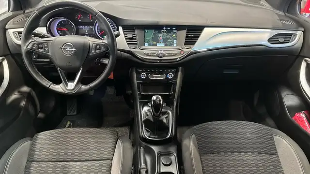 Opel Astra view 9