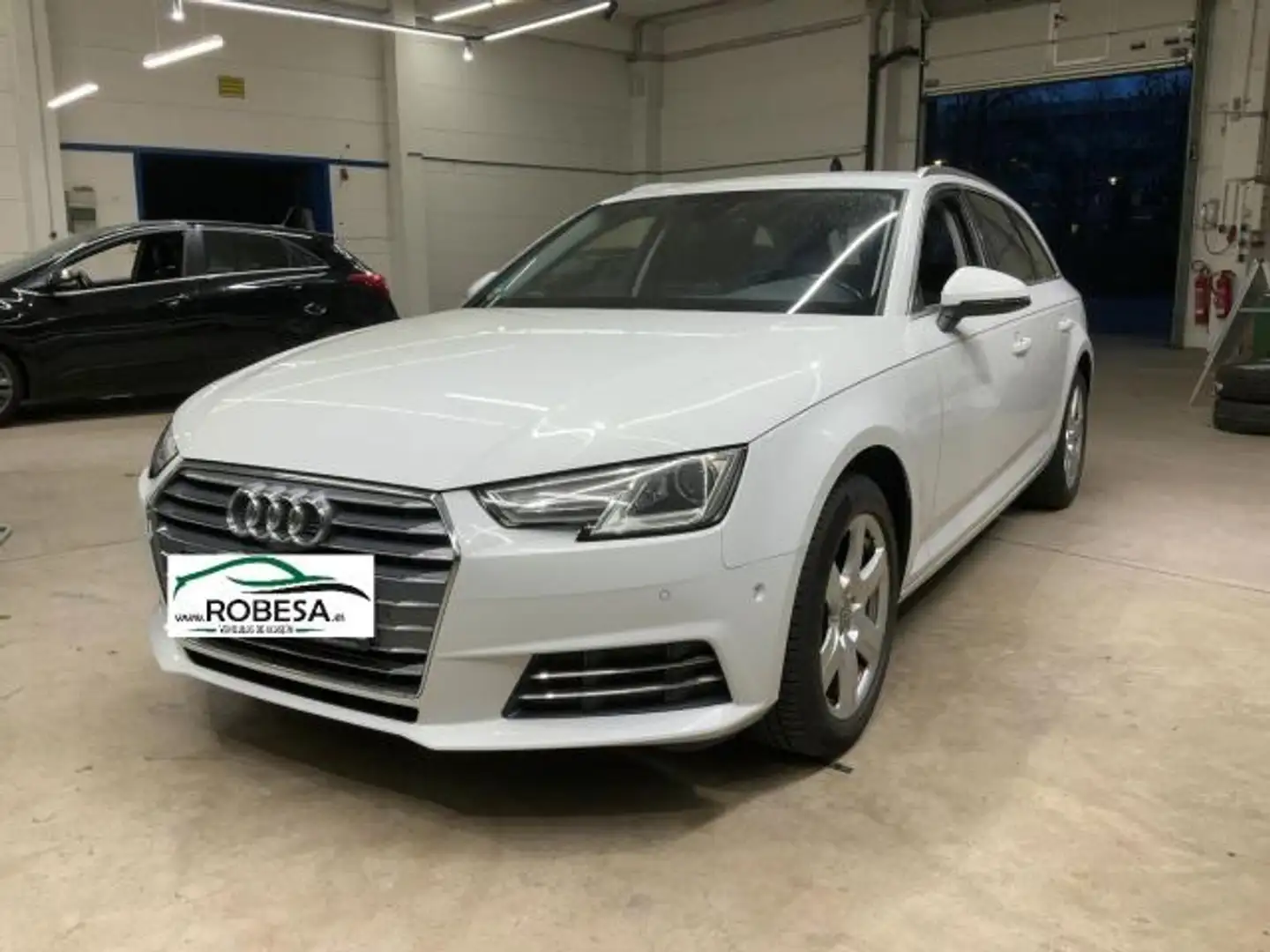 Audi A4 Avant 2.0 TDI 150CV Sport Weiß - 1
