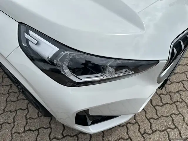 BMW X1 view 9