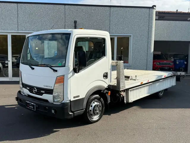 Nissan Cabstar 35 2.5 d CARRO ATTREZZI|3 posti|Pedane
